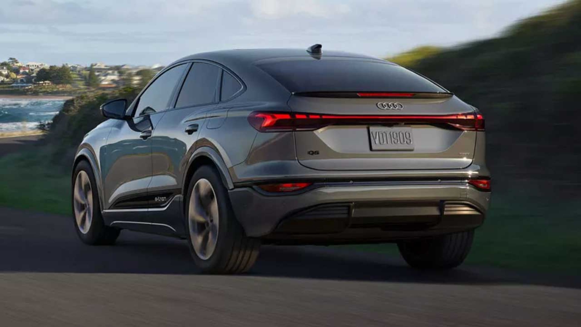 آئودی Q6 e-Tron اسپرت‌بک