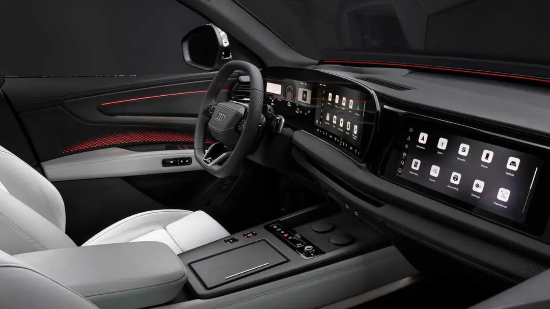 نمای داخلی و نمایشگرهای دیجیتال کابین خودروی آئودی (Audi) Q9