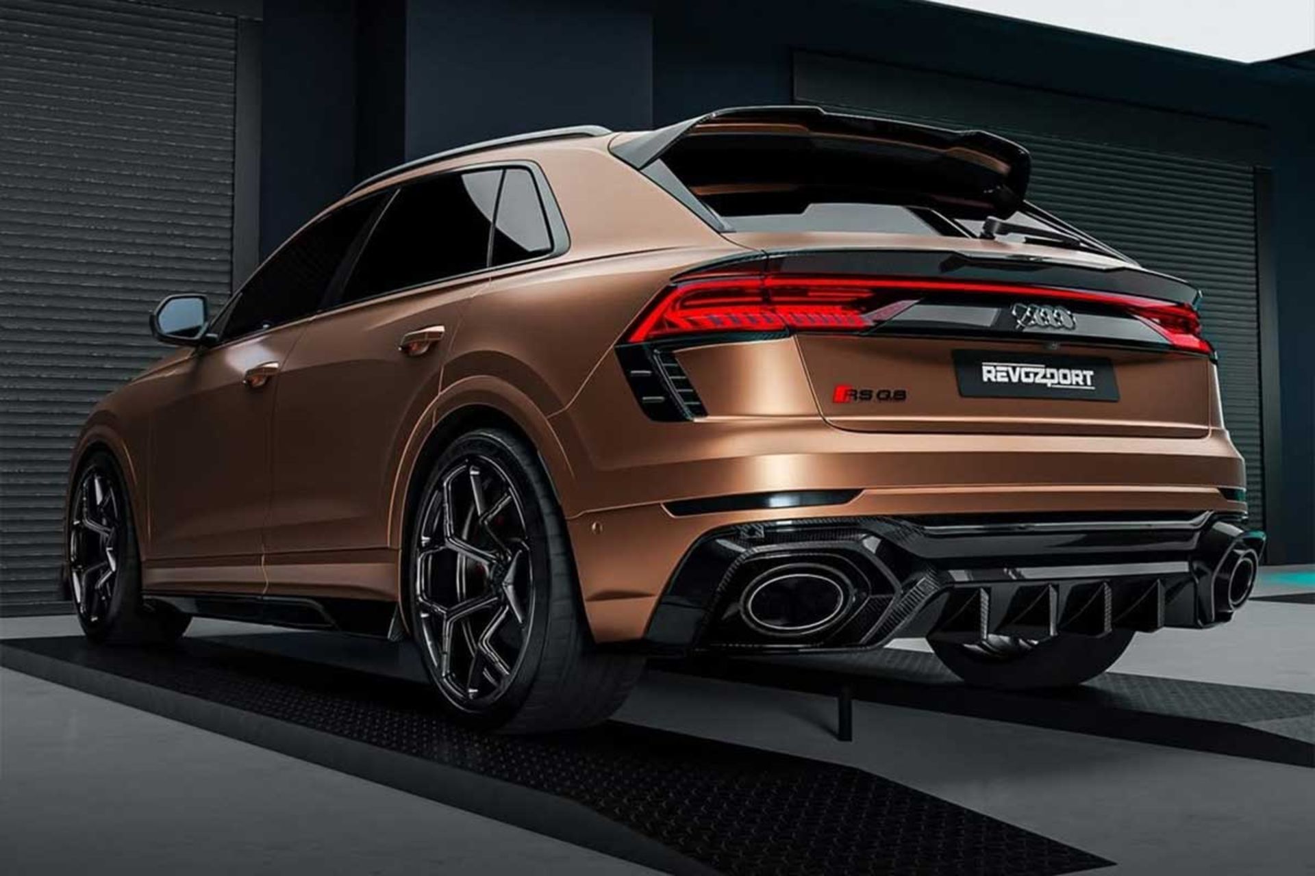 آئودی RS Q8 با کیت تیونینگ رووزپورت 