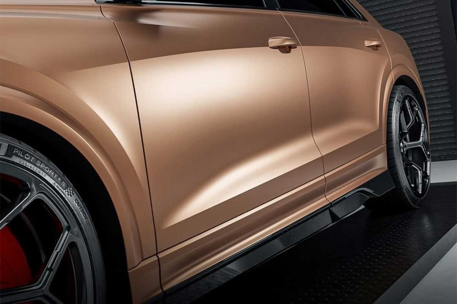 آئودی RS Q8 با کیت تیونینگ رووزپورت 