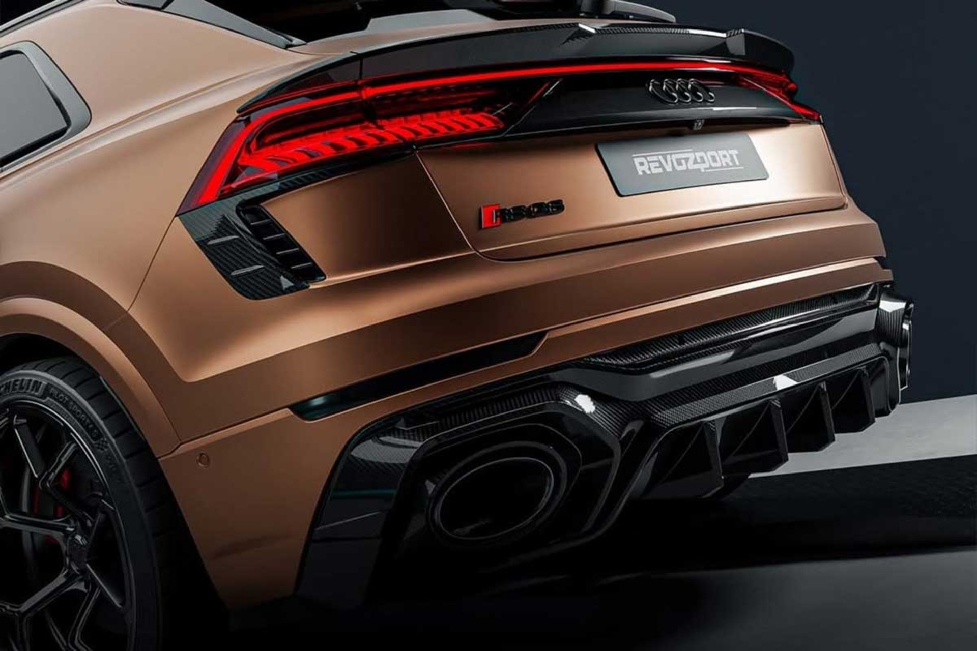 آئودی RS Q8 با کیت تیونینگ رووزپورت 