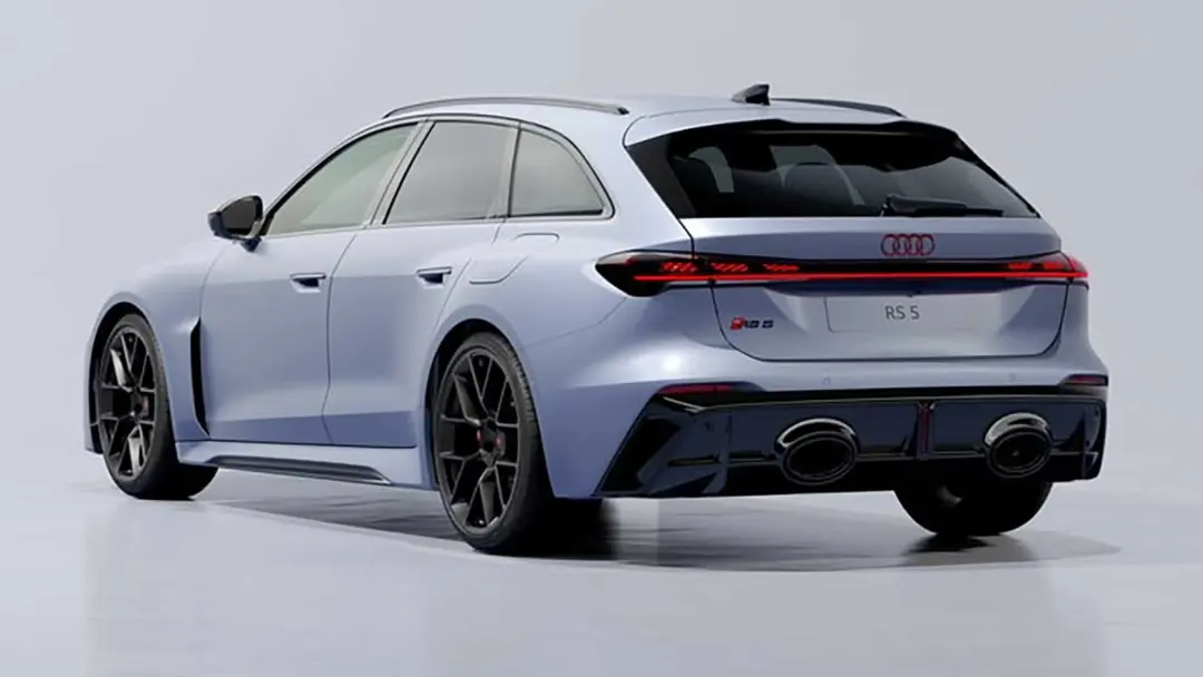 خودرو آئودی (Audi) مدل RS5 نسخه ویژه با رنگ آبی روشن