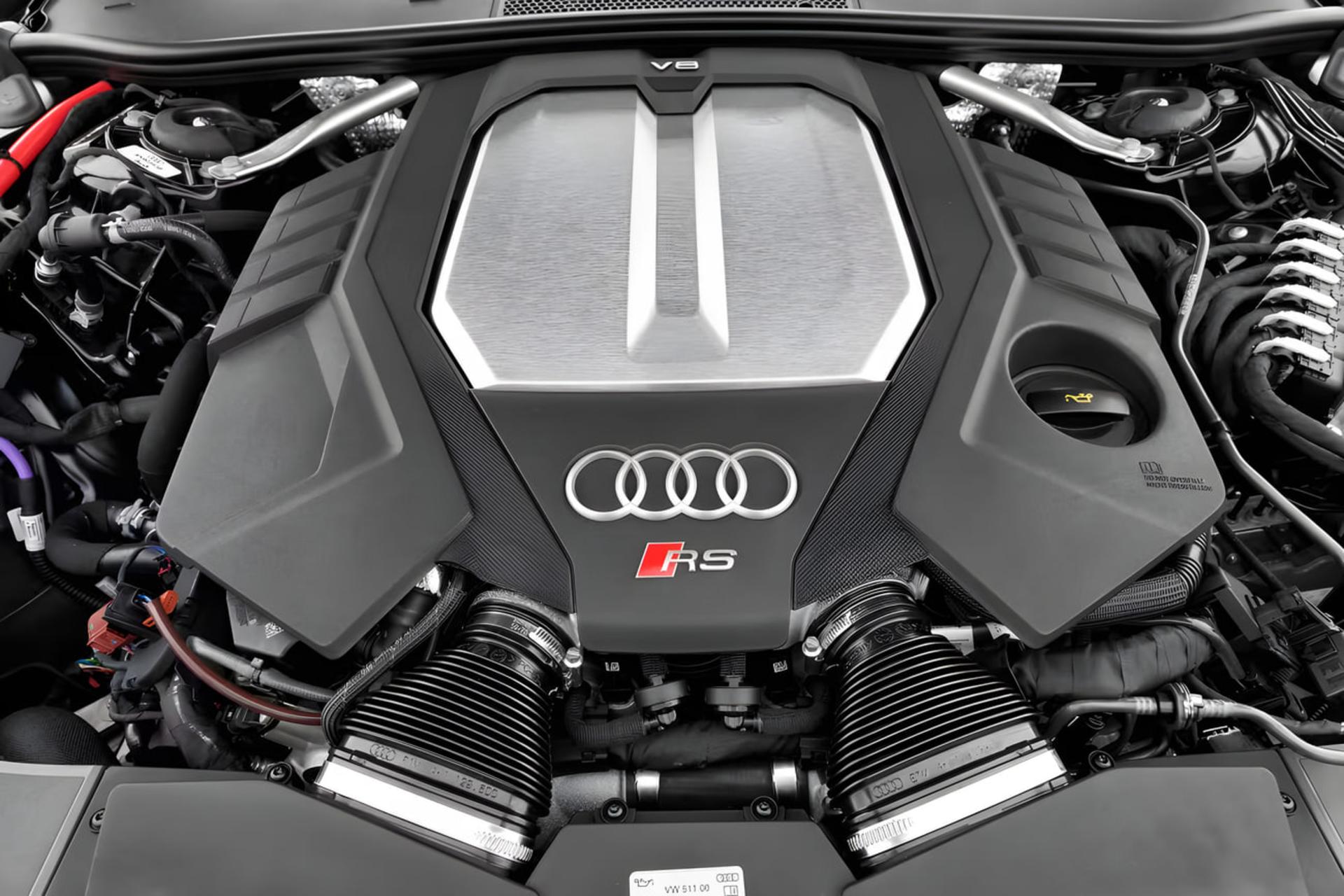 موتور قدرتمند V8 خودروی آئودی (Audi) RS 6 آوانت در کاپوت
