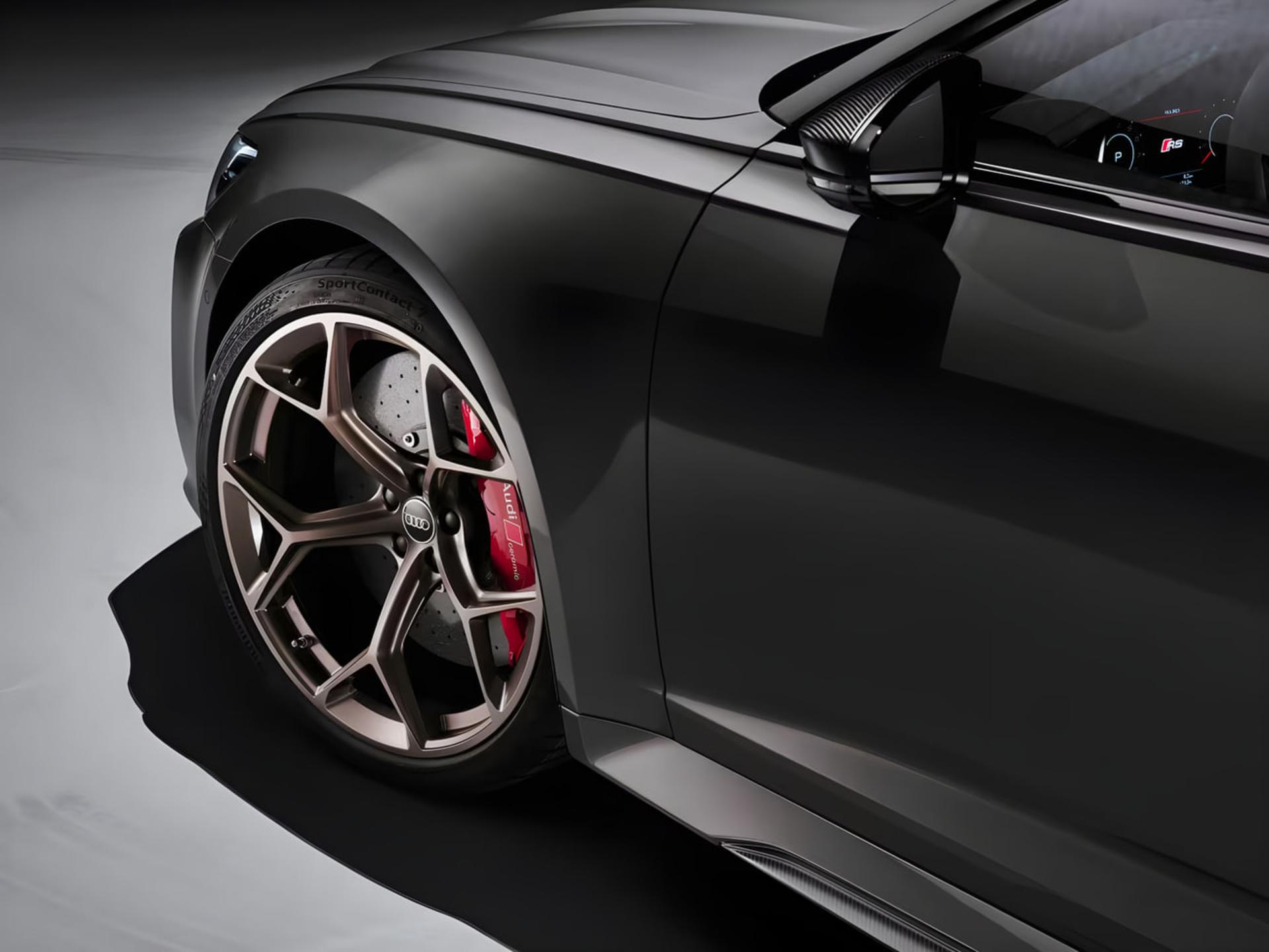 چرخ و رینگ اسپرت خودروی آئودی (Audi) RS 6 آوانت با کالیپر قرمز
