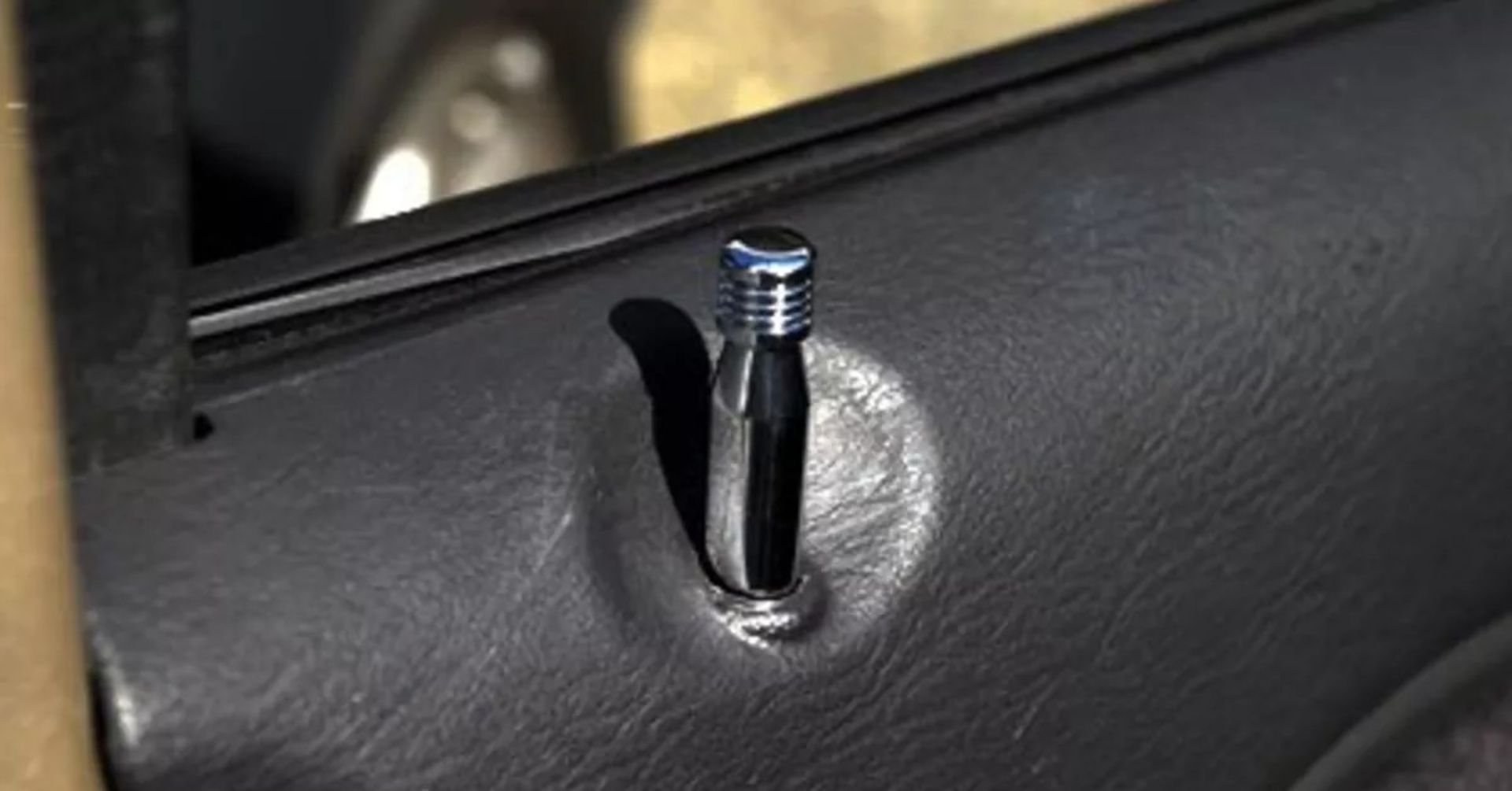 زبانه قفل مرکزی خودرو