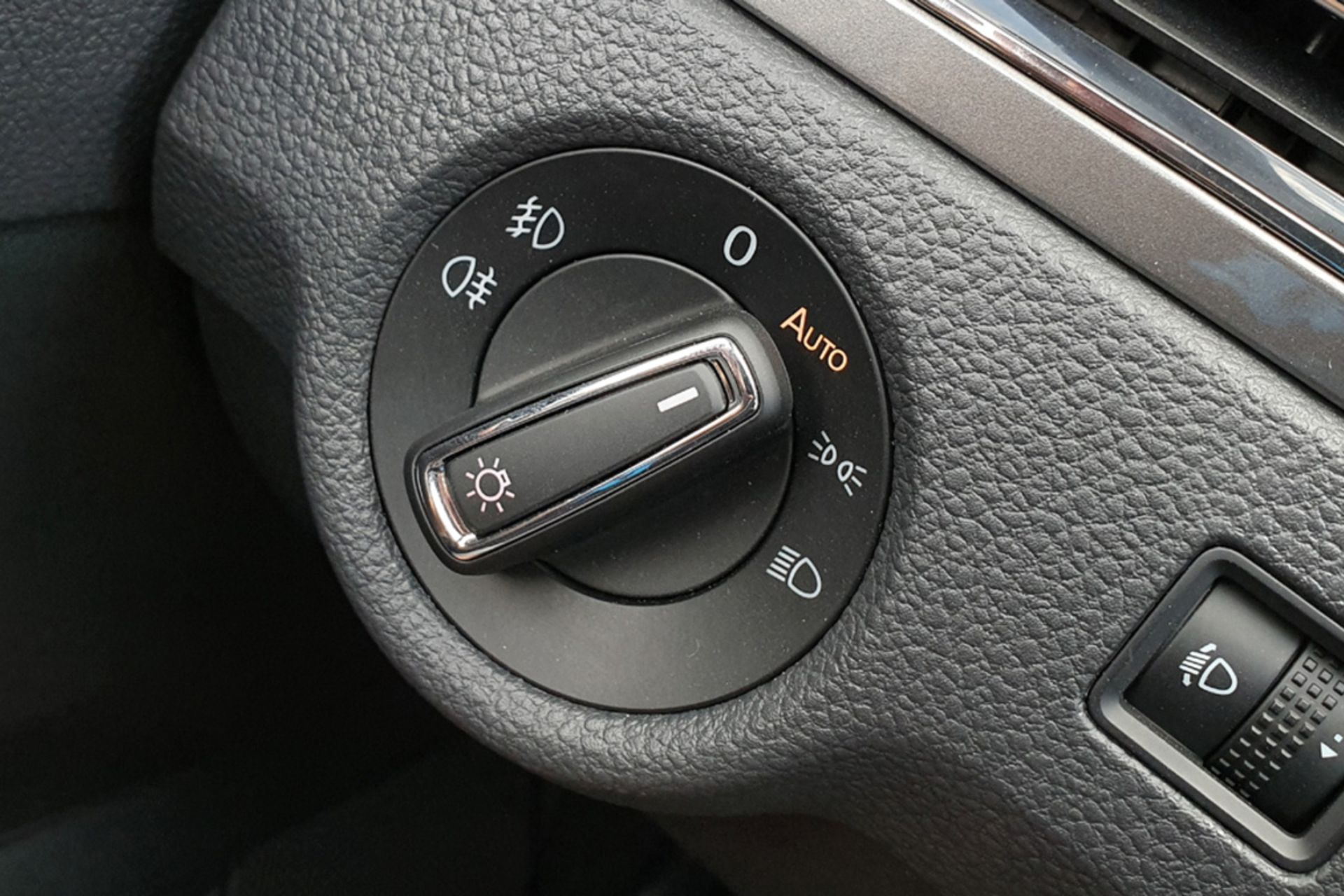 اتولایت بی ام و