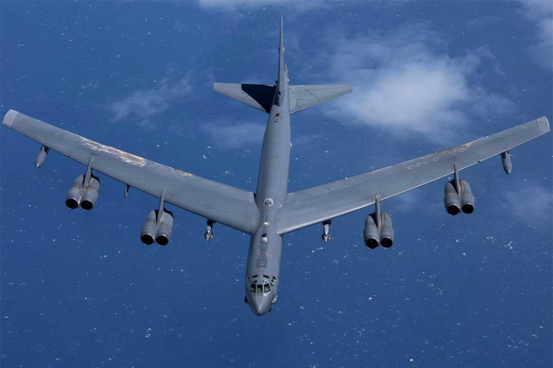 بمب‌افکن B-52