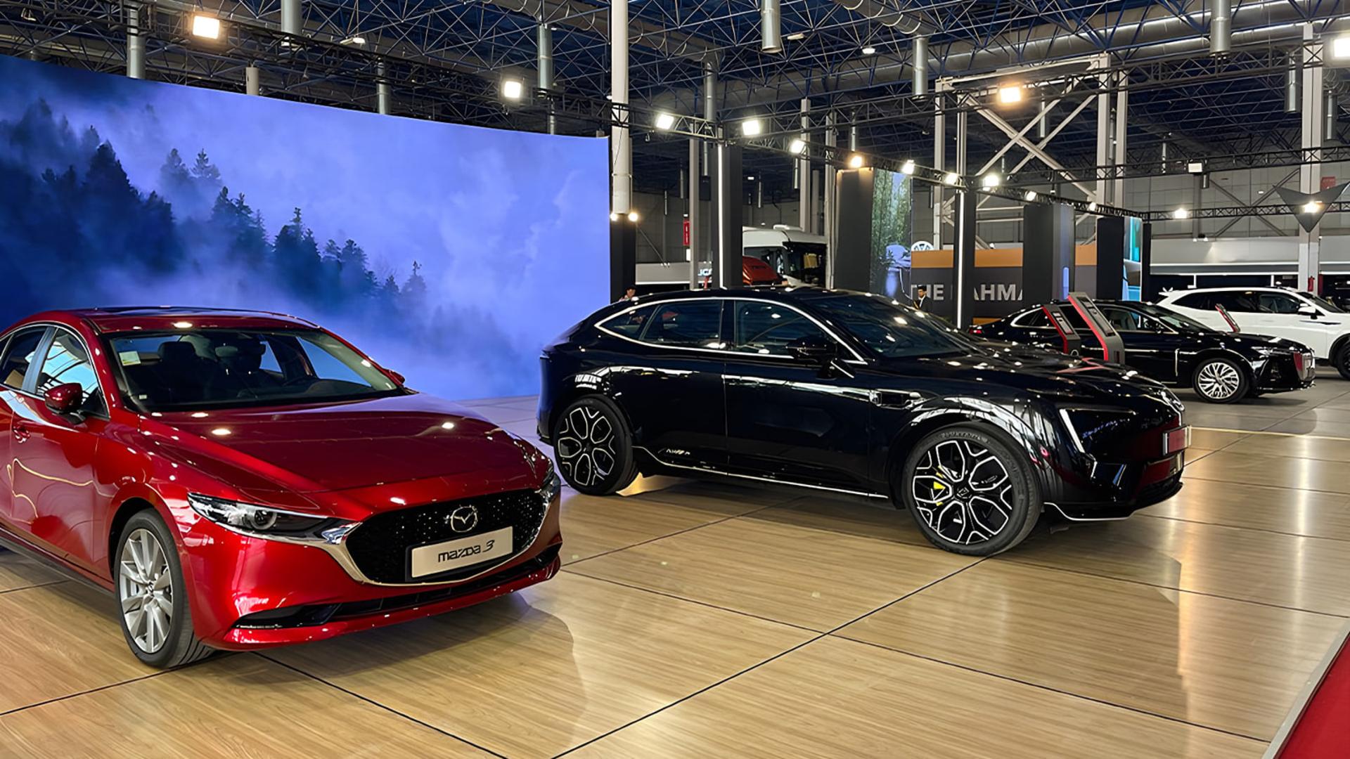خودروهای مزدا (Mazda) و مدل‌های دیگر در غرفه گروه بهمن