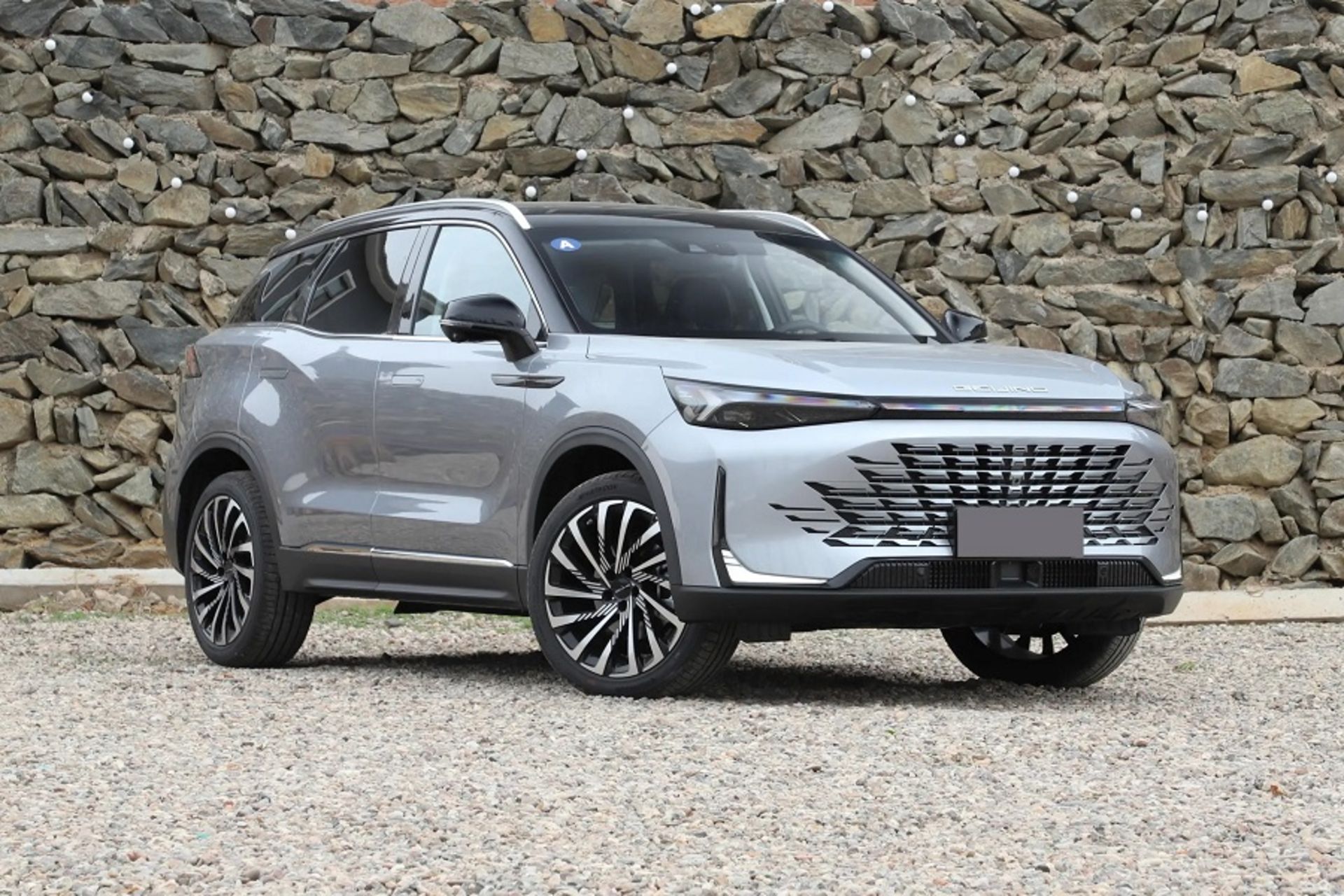 نمای جلو سه چهارم بایک X7