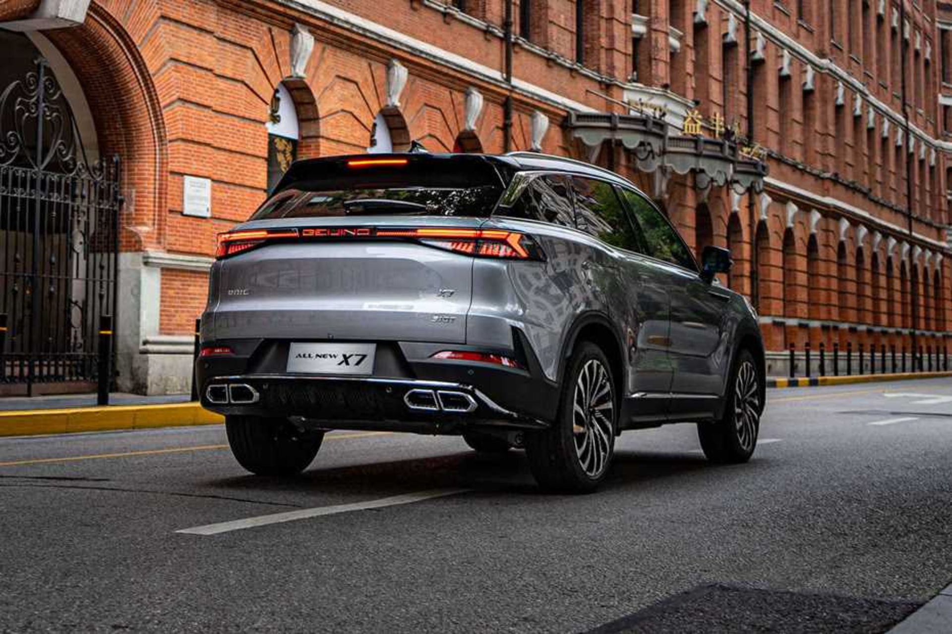 نمای عقب بایک X7
