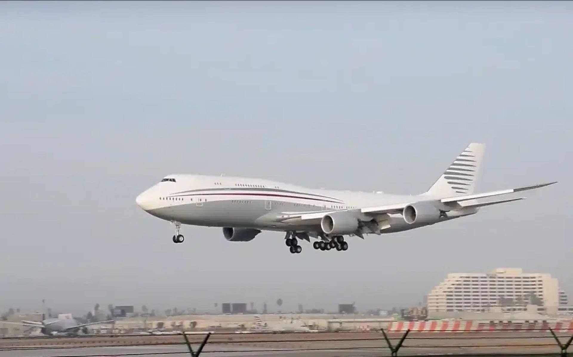 پرواز بوئینگ 747 8i