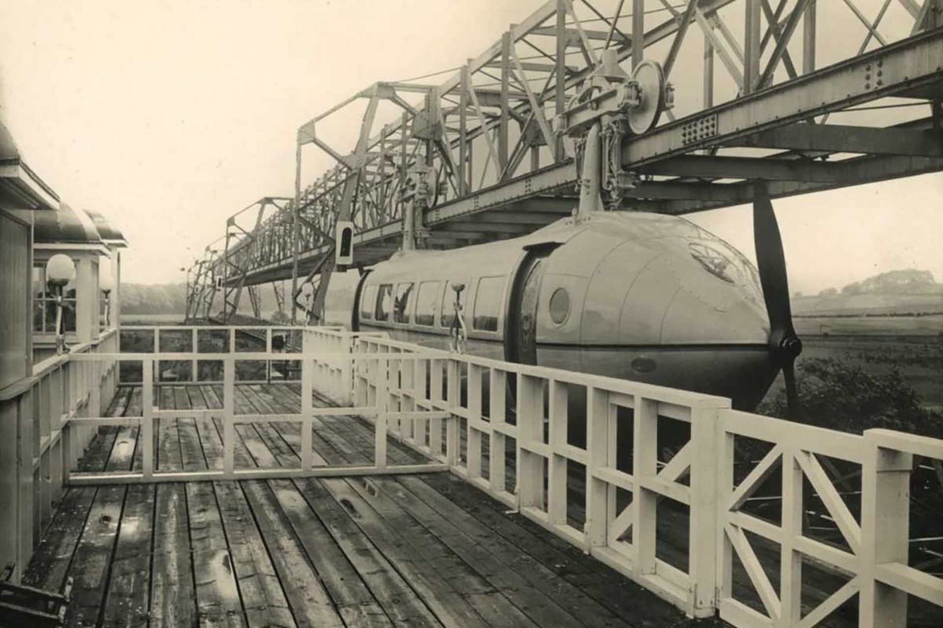 ریل‌پلن وسیله عجیب