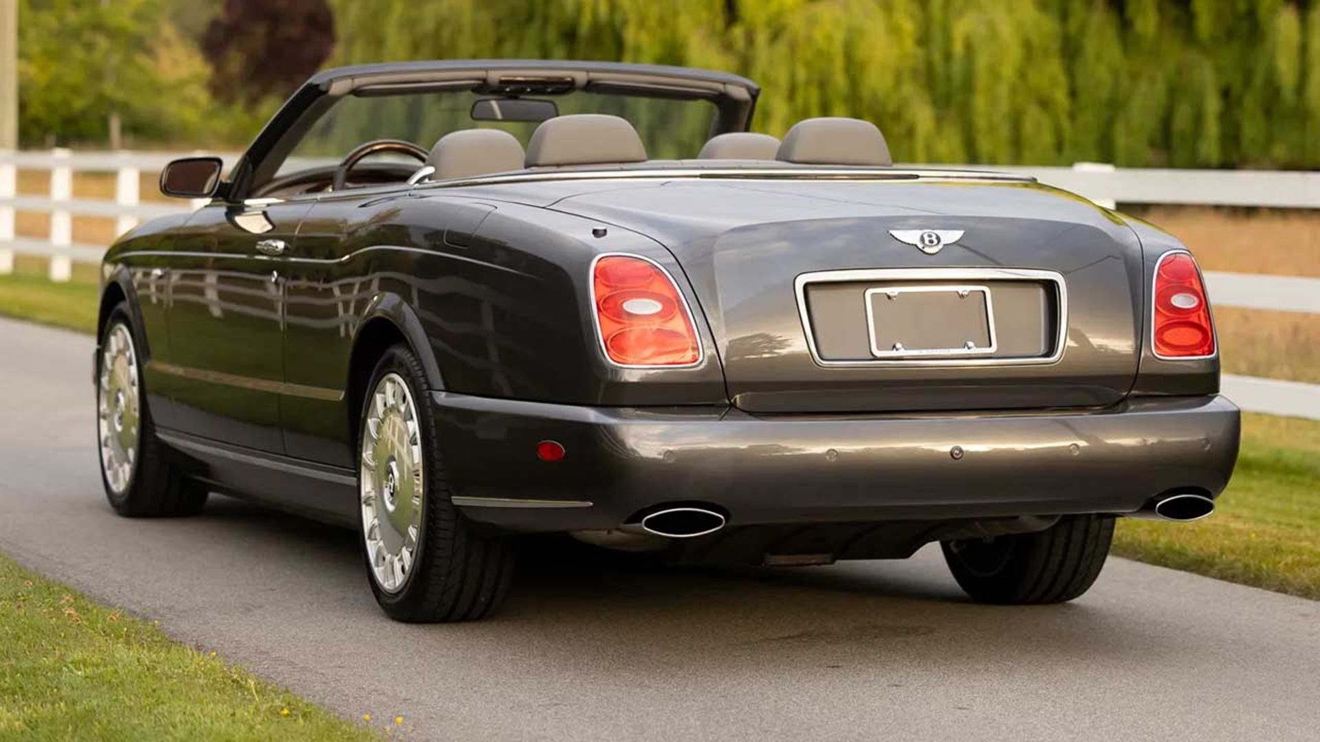 بنتلی آزور مدل 2009