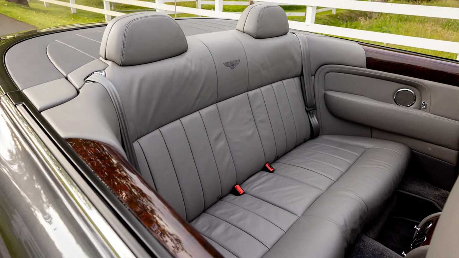 بنتلی آزور مدل 2009