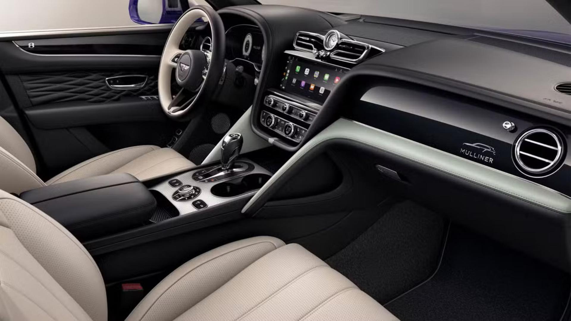 کابین لوکس خودروی بنتلی بنتایگا (Bentley Bentayga) با صندلی‌های چرمی کرم‌رنگ