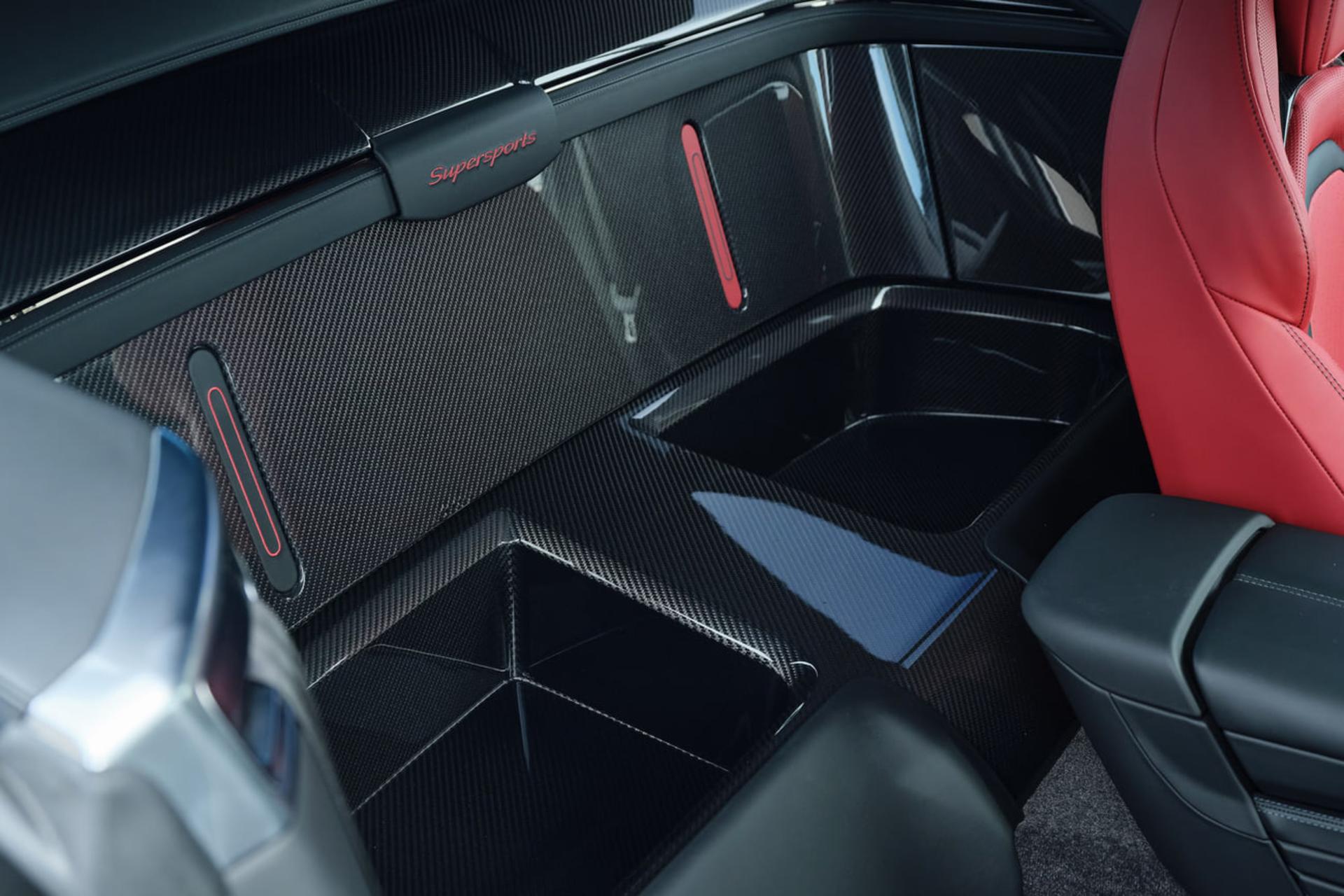 پنل داخلی و فیبر کربن خودرو بنتلی سوپراسپرتس (Bentley Supersports)
