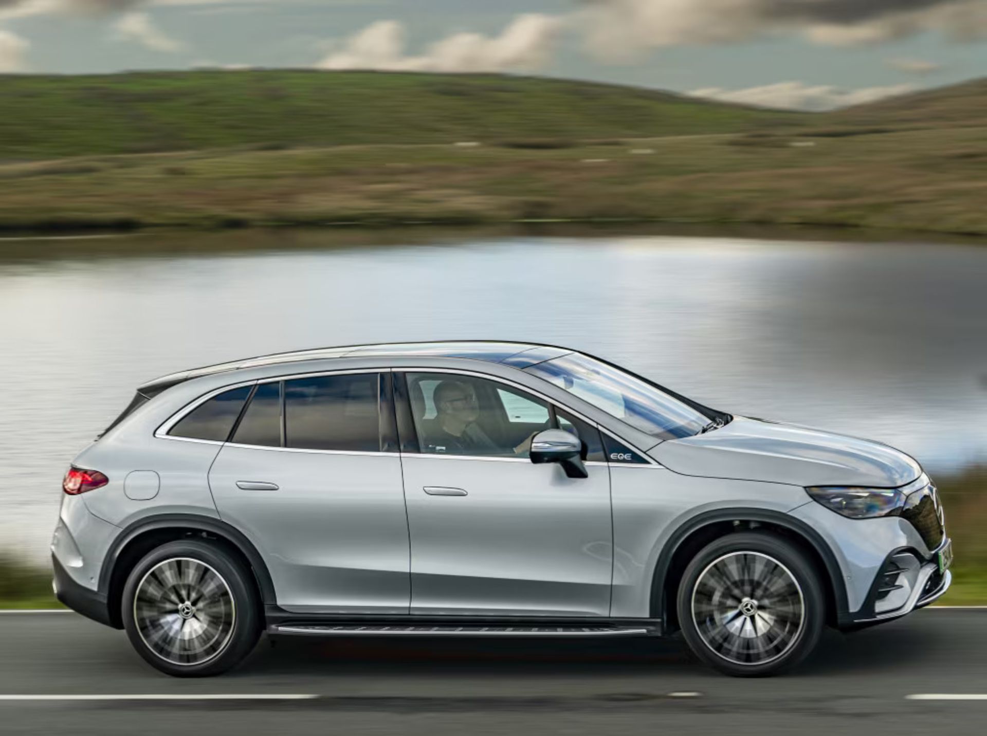 Mercedes-Benz EQE SUV