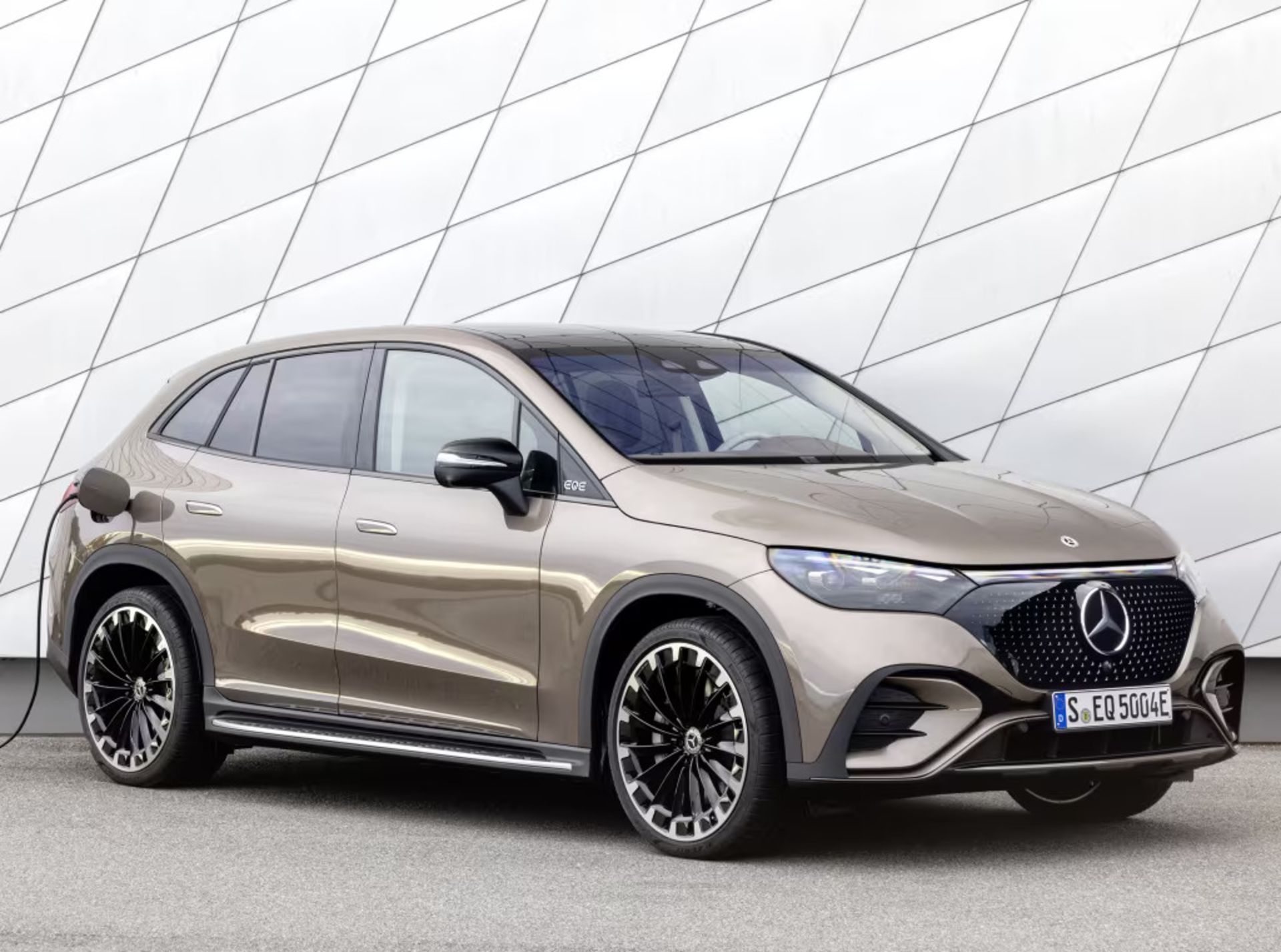 Mercedes-Benz EQE SUV