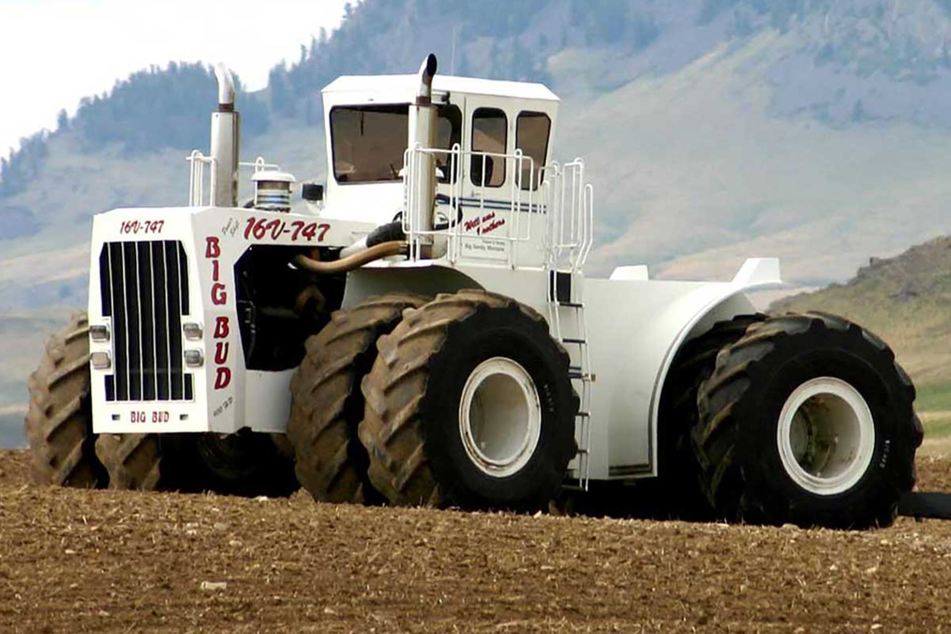 بزرگ‌ترین تراکتور جهان