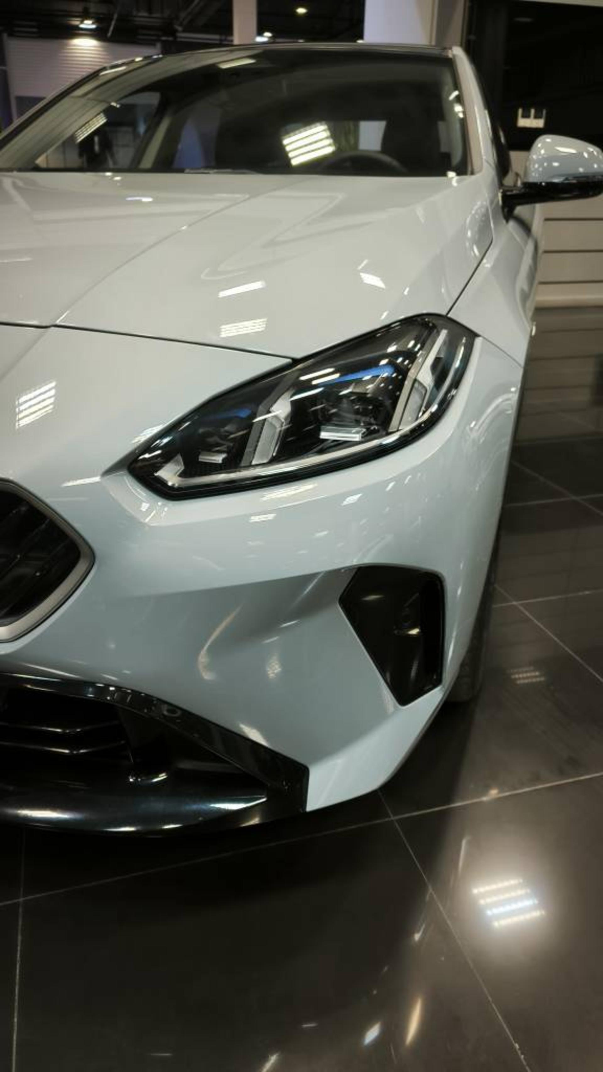 بی ام و BMW 225L MSport