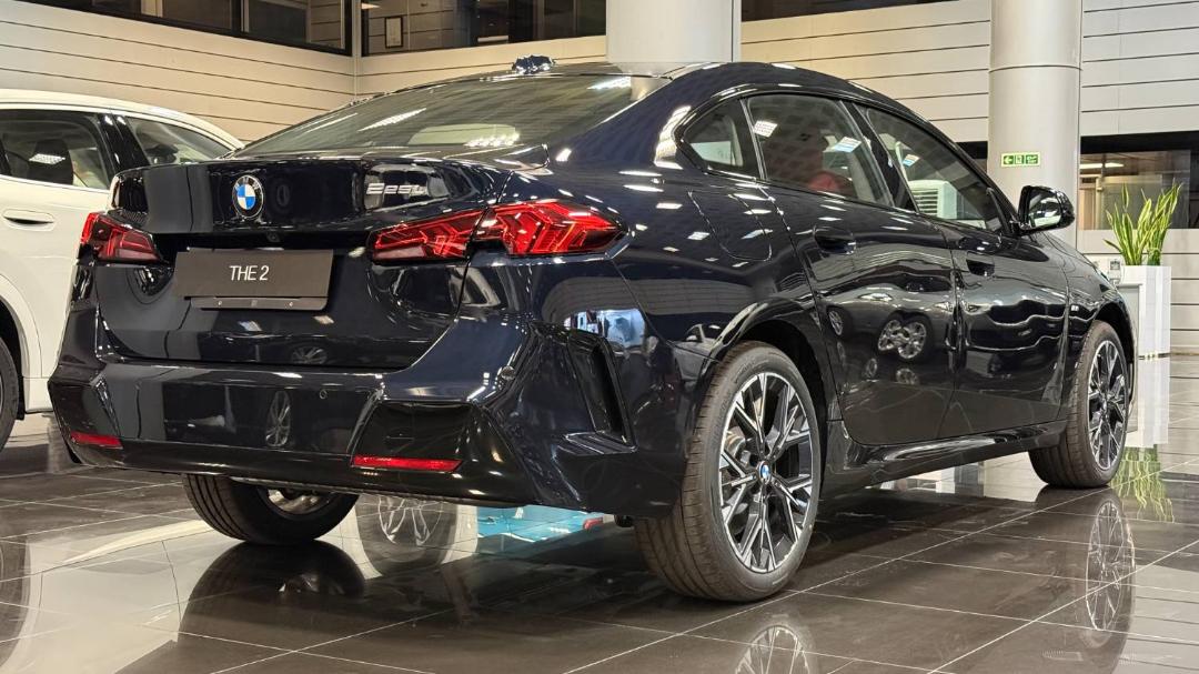 بی ام و BMW 225L MSport