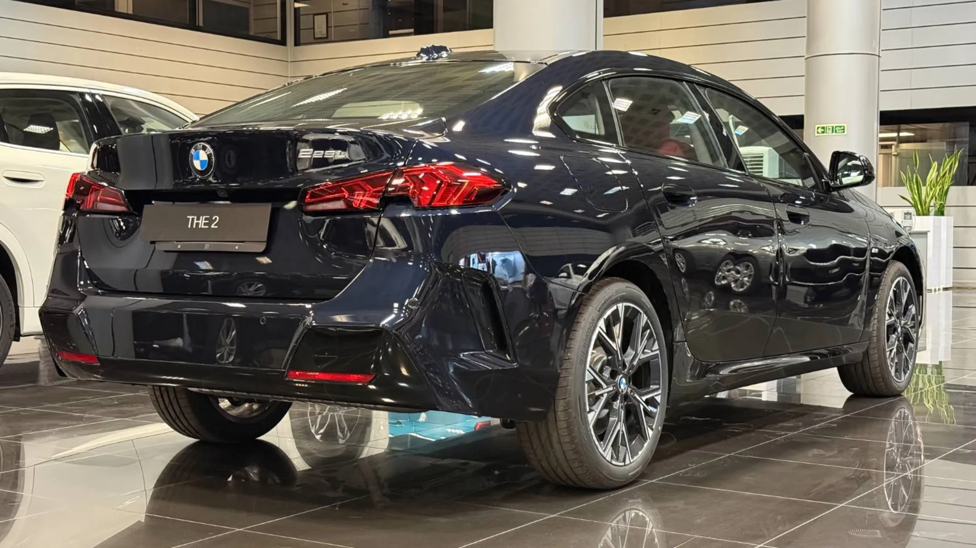 بی ام و BMW 225L MSport
