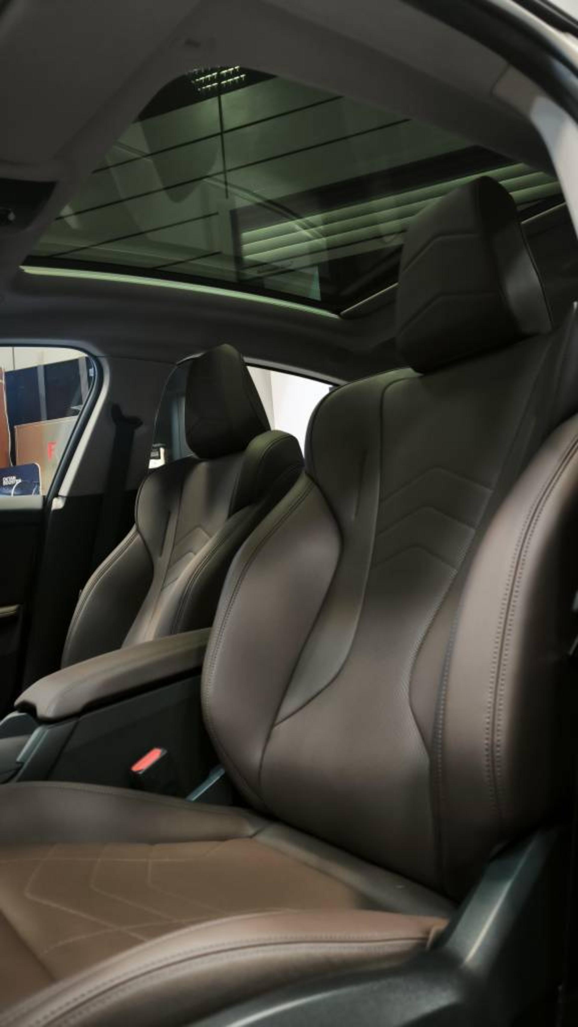 بی ام و BMW 225L MSport