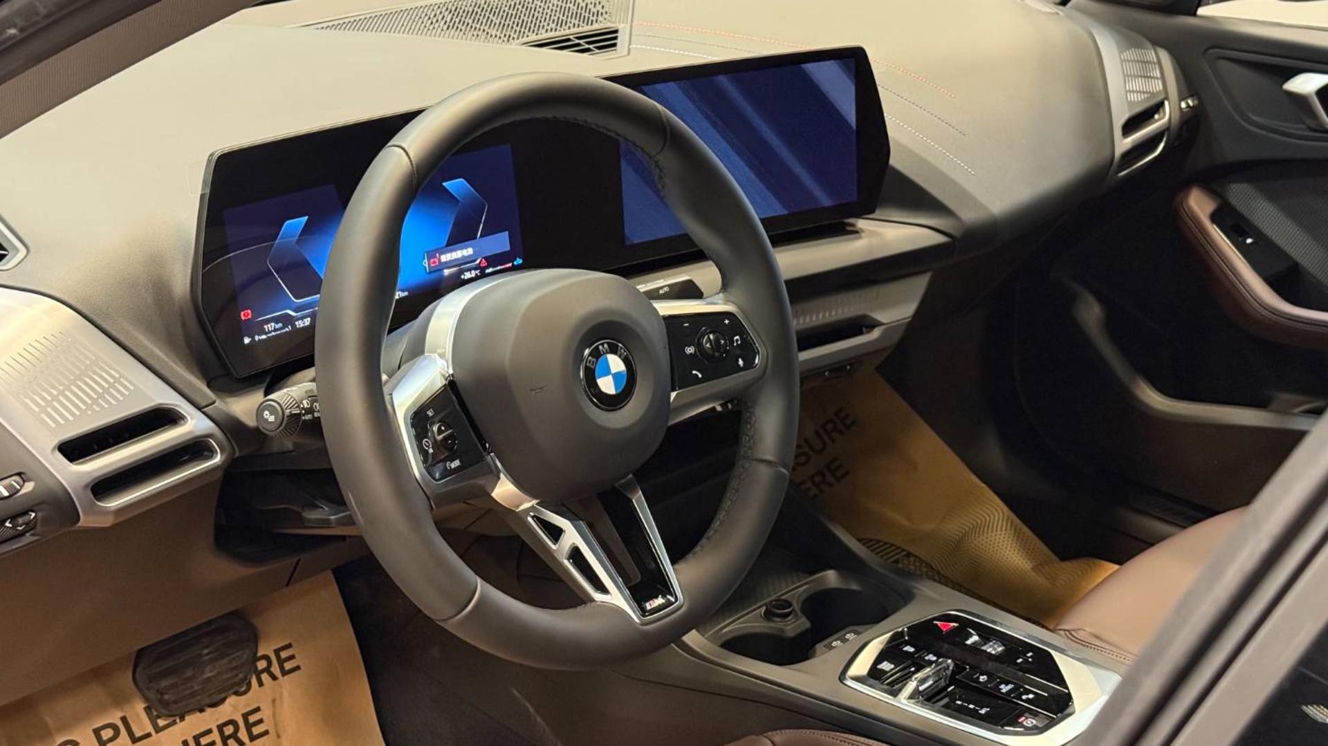 بی ام و BMW 225L MSport