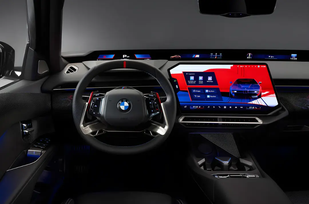 داشبورد و فرمان خودروی بی ام و (BMW) سری ۳ نسل هشتم با نمایشگرهای دیجیتال
