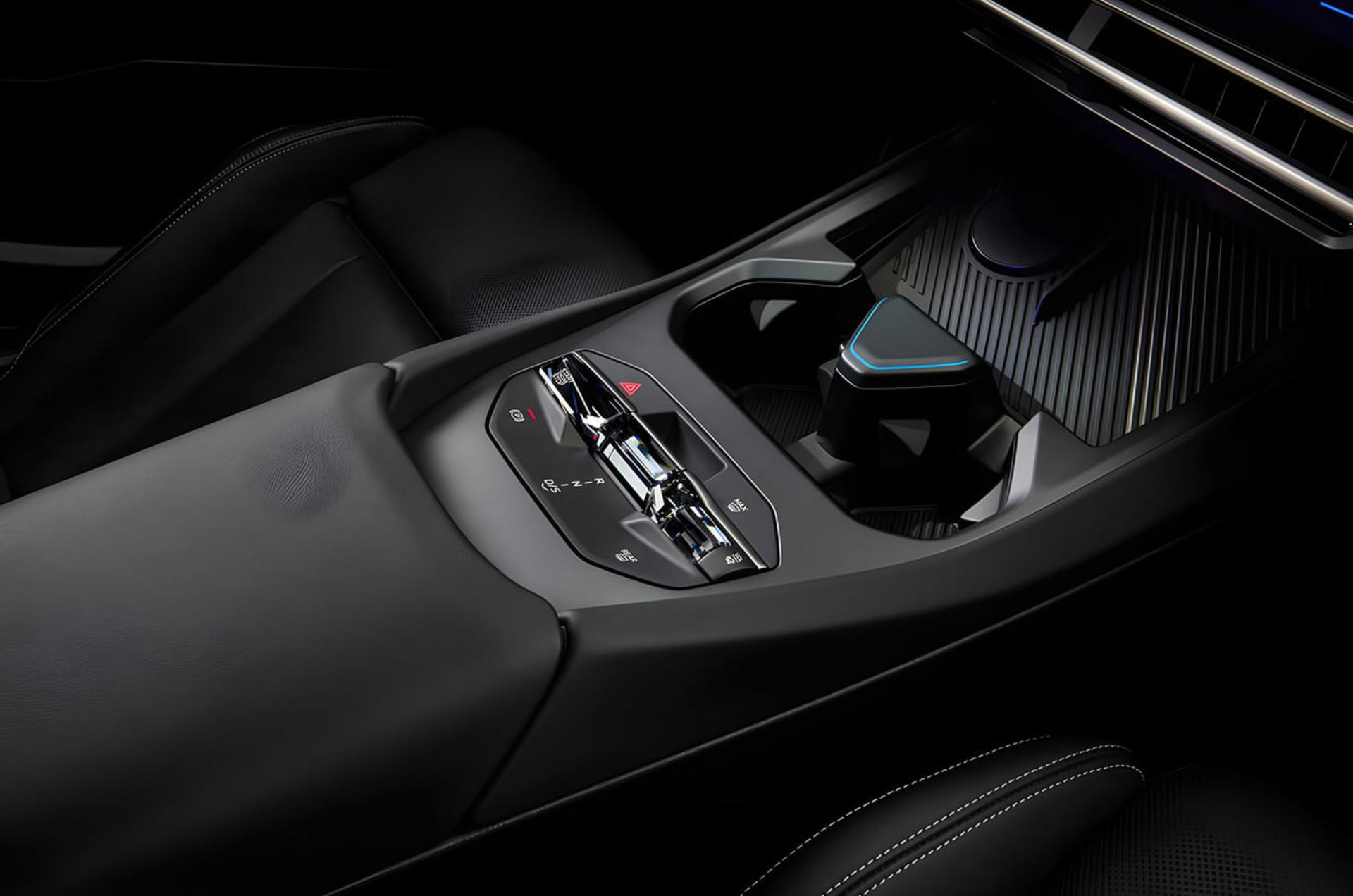 کنسول مرکزی و دسته دنده خودروی بی ام و (BMW) سری ۳