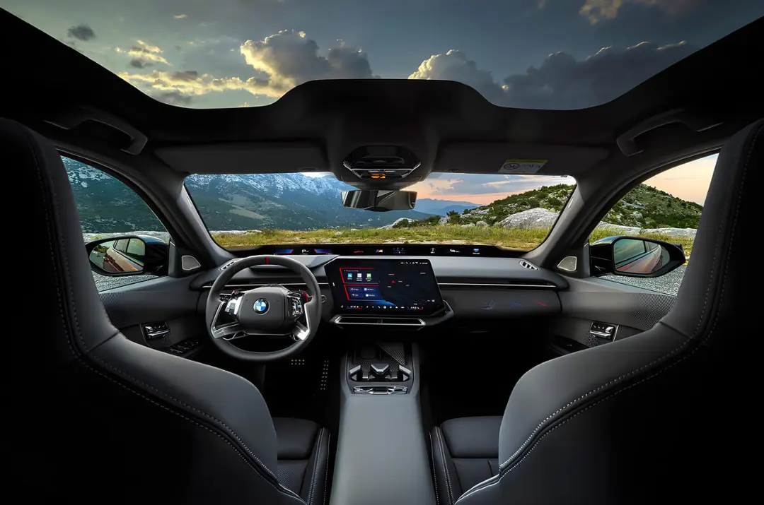 طراحی کابین و داشبورد مدرن خودروی بی ام و (BMW) سری ۳