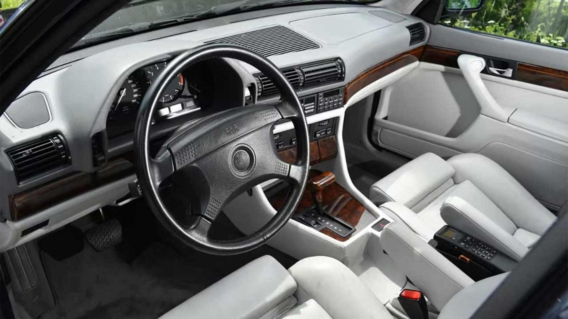 نسل دوم بی‌ام‌و سری ۷ اتاق E32