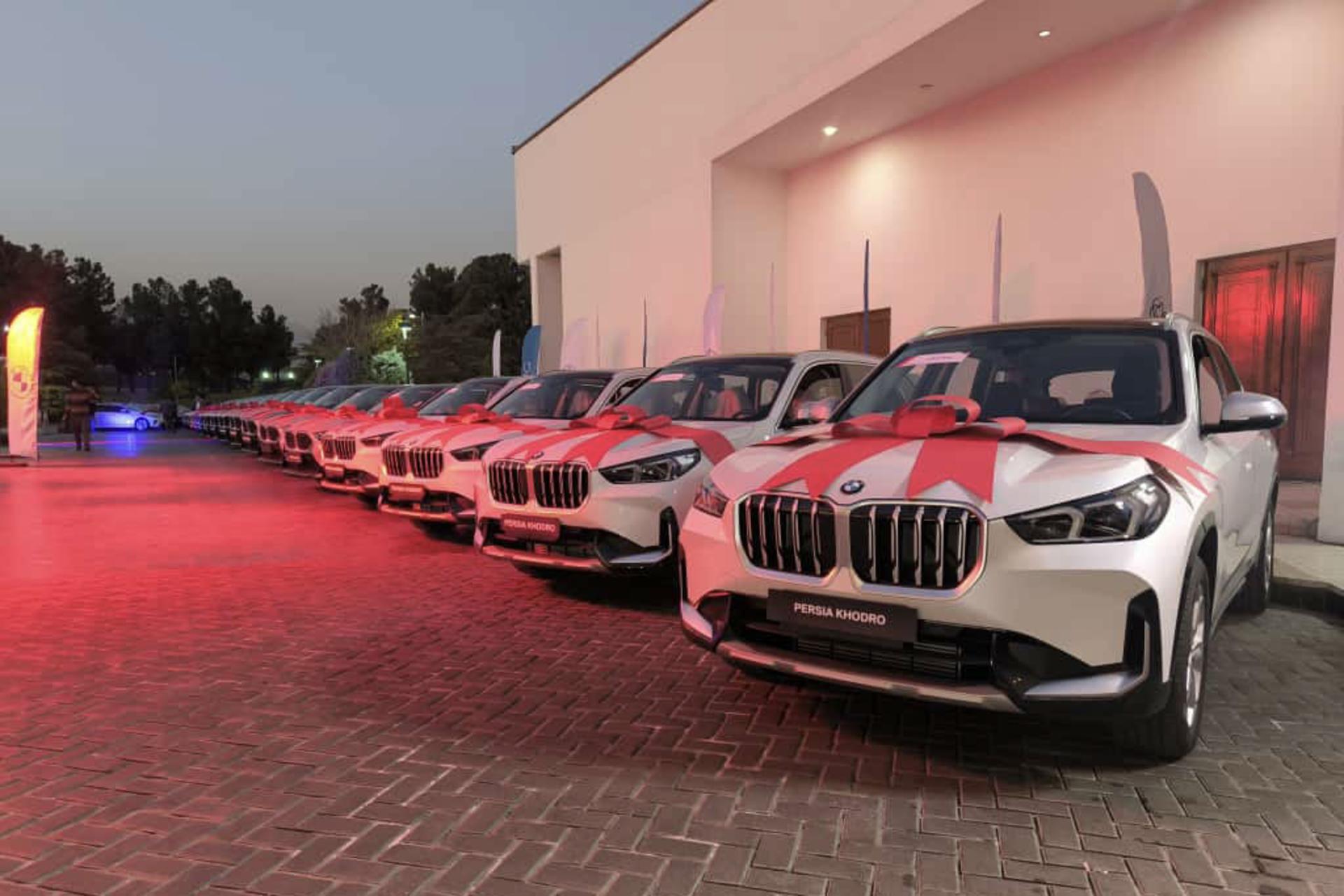 تحویل خودروهای ب ام و پرشیاخودرو