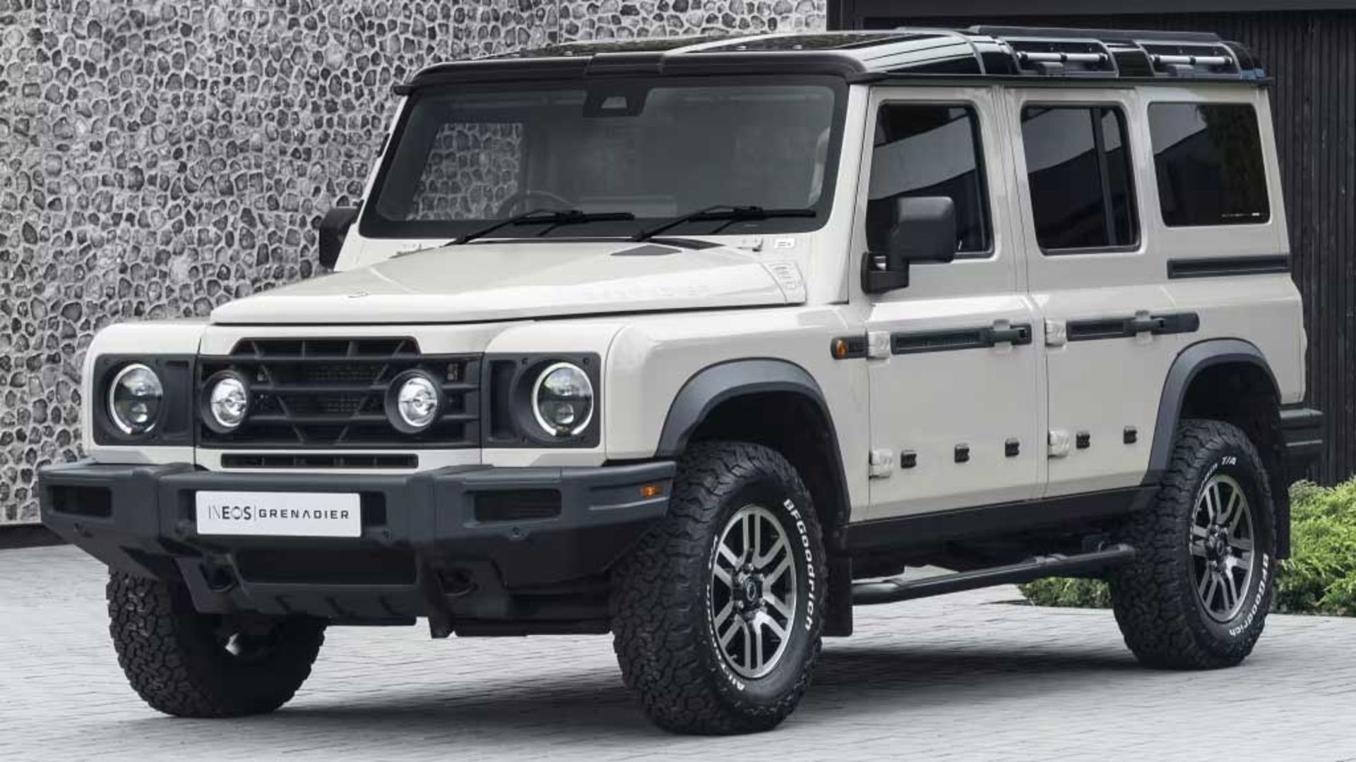 اینیوس گرنادیر