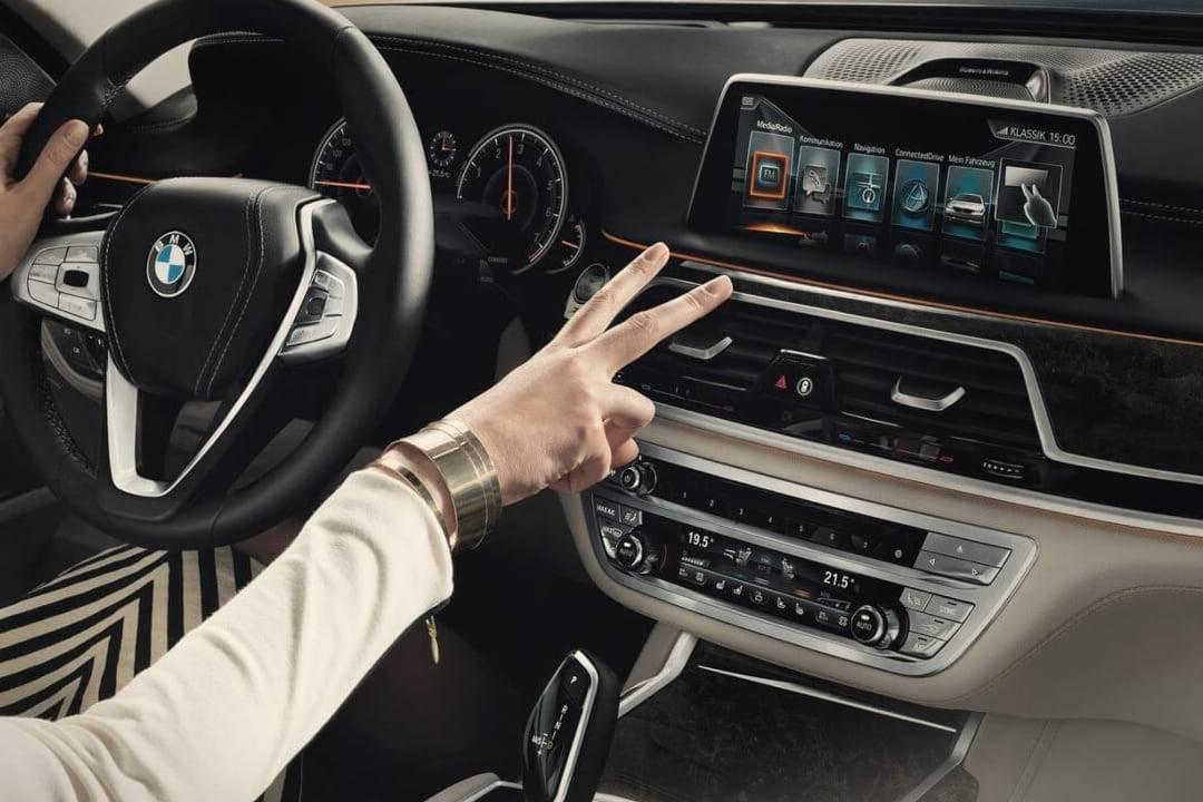 BMW gesture control
