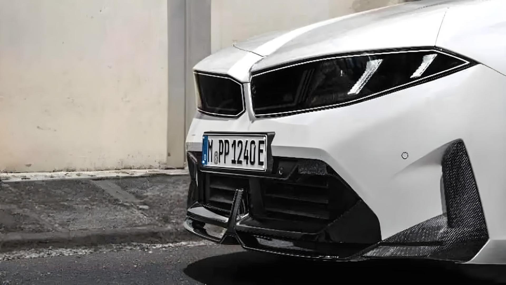 نمای جلوی خودروی الکتریکی ب‌ام‌و (BMW) مدل i3 M60 سفید