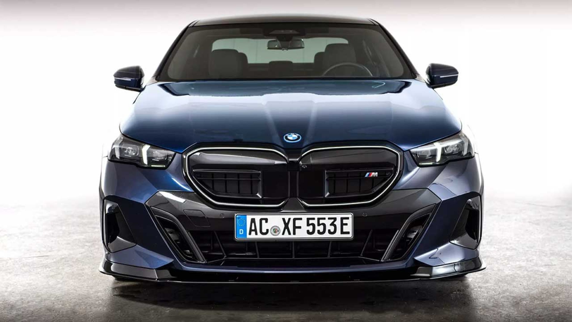 بی‌ام‌و i5 با تیونینگ AC اشنیتزر