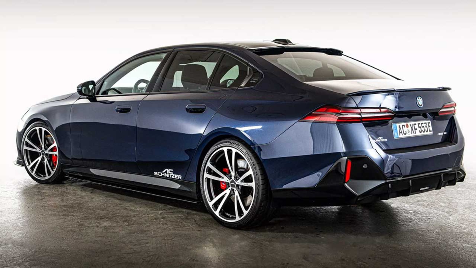 بی‌ام‌و i5 با تیونینگ AC اشنیتزر