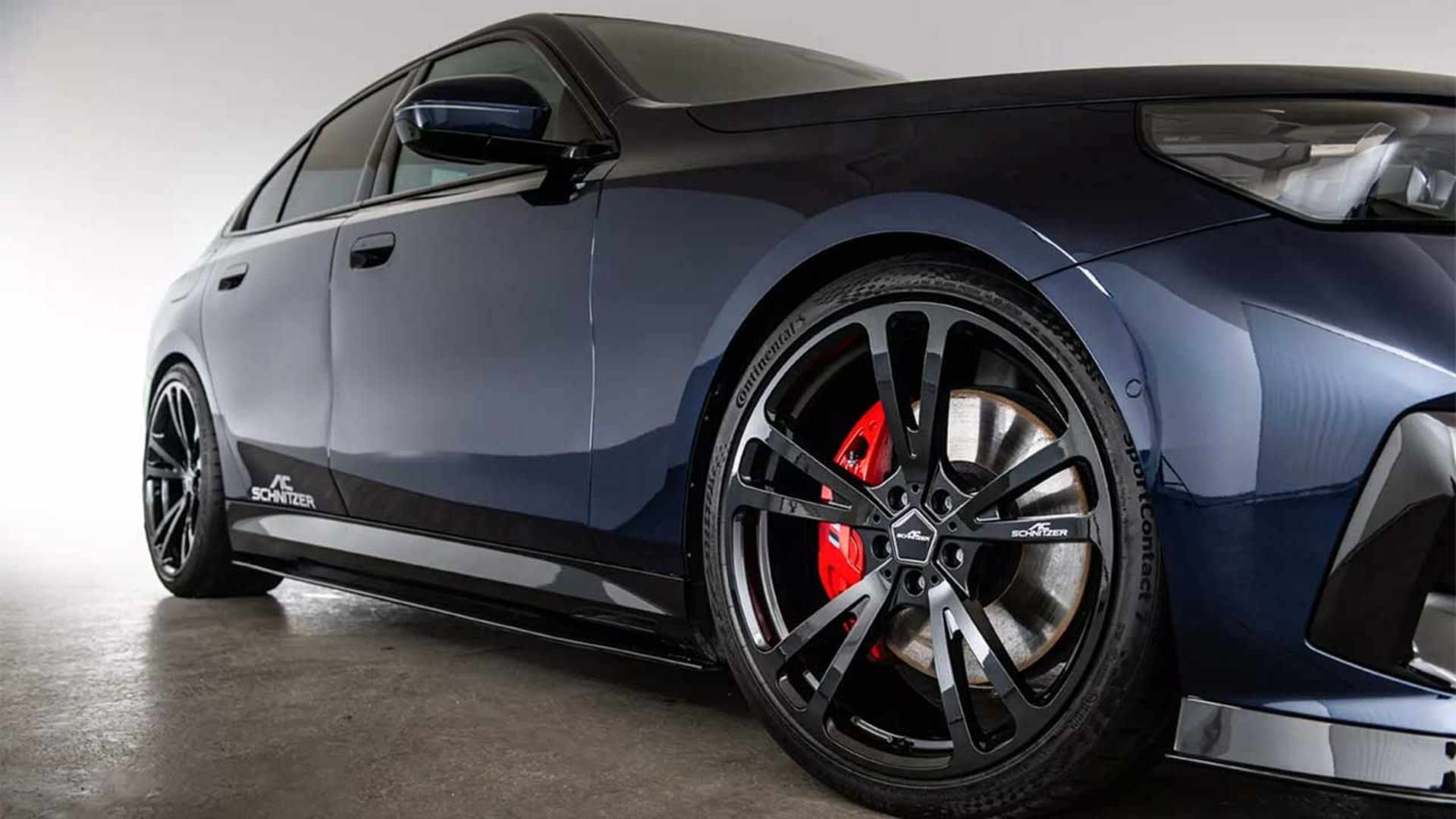 بی‌ام‌و i5 با تیونینگ AC اشنیتزر