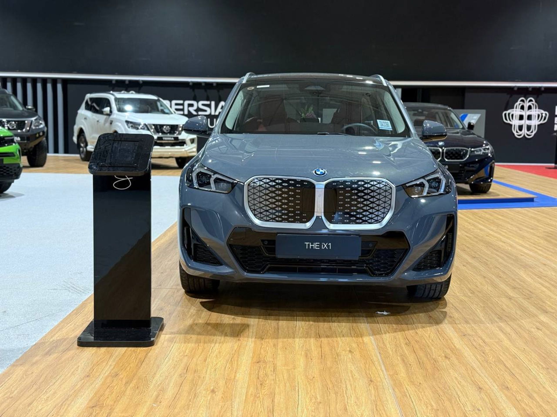 بی ام و  BMW iX1