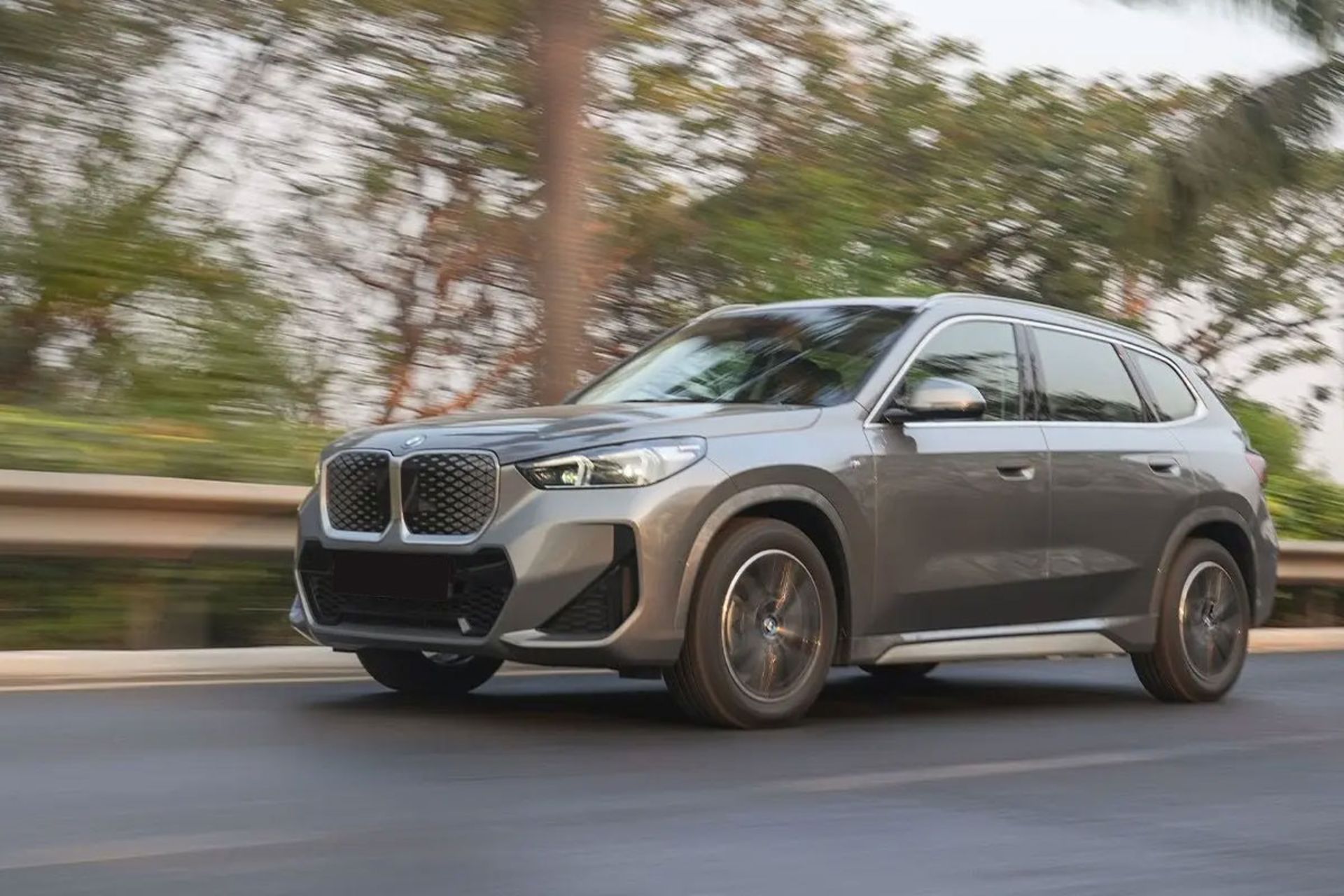 بی ام و BMW iX1