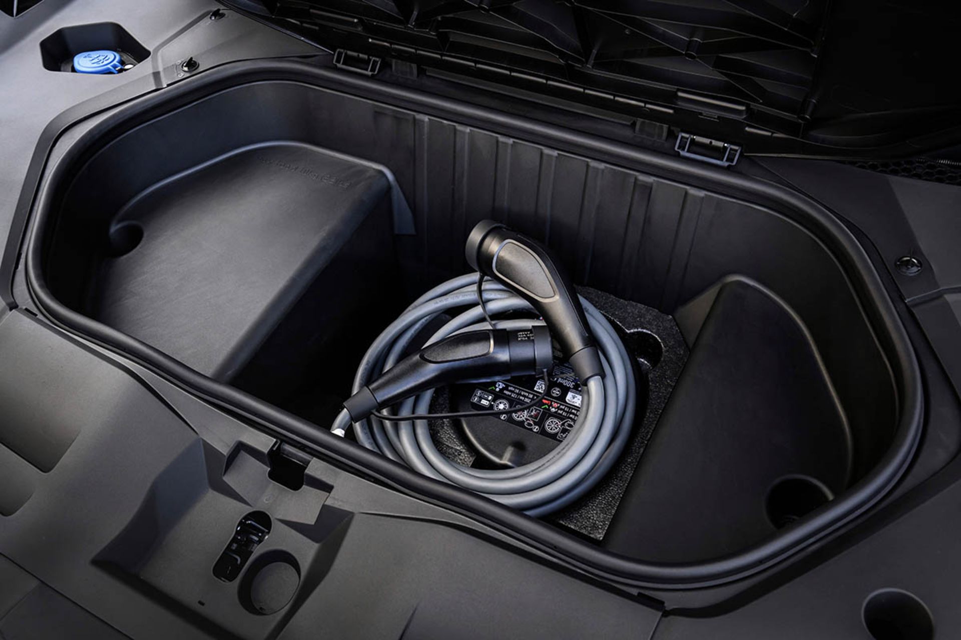 شارژر بی ام و IX3 نیوکلاس