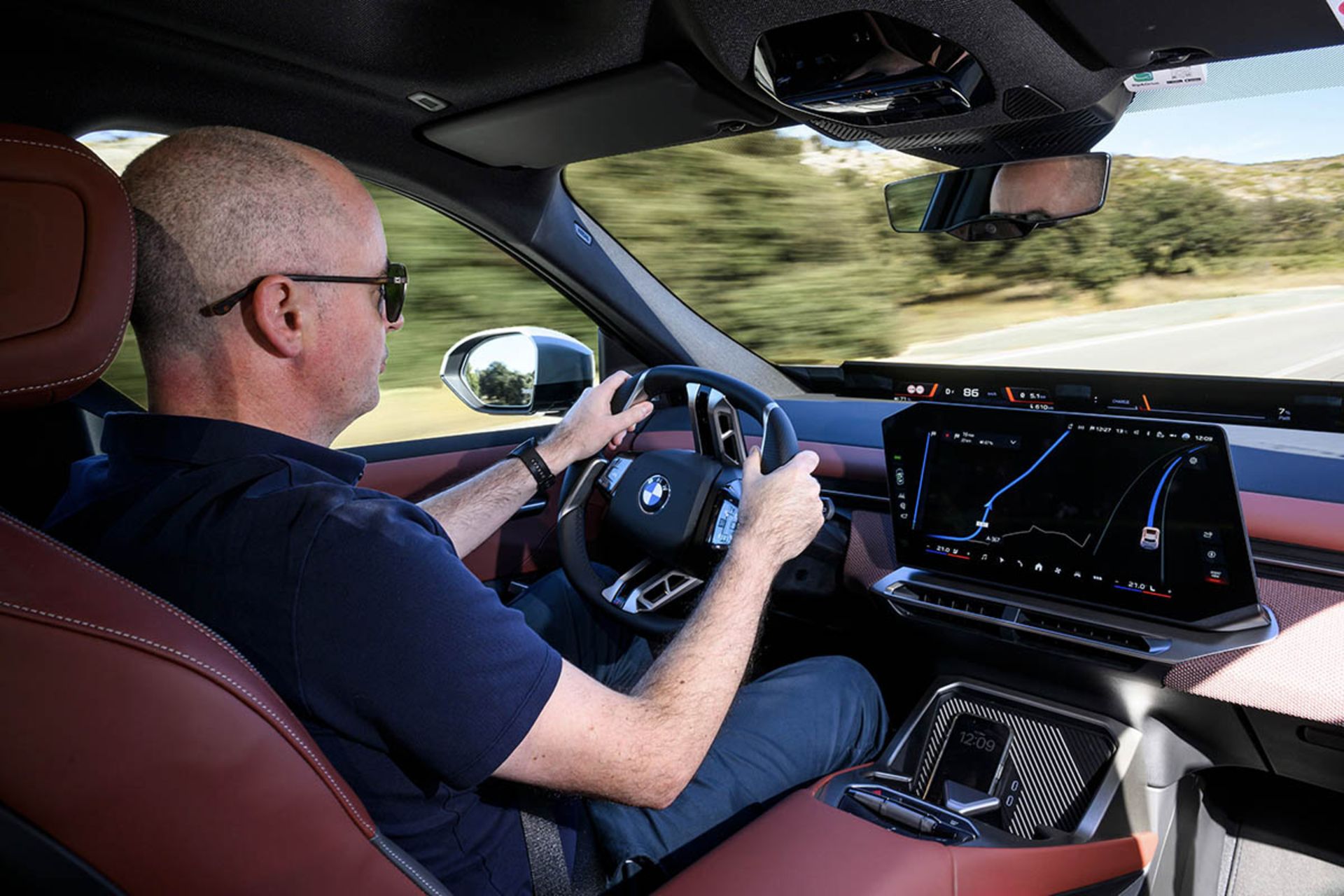 رانندگی با بی ام و IX3 نیوکلاس