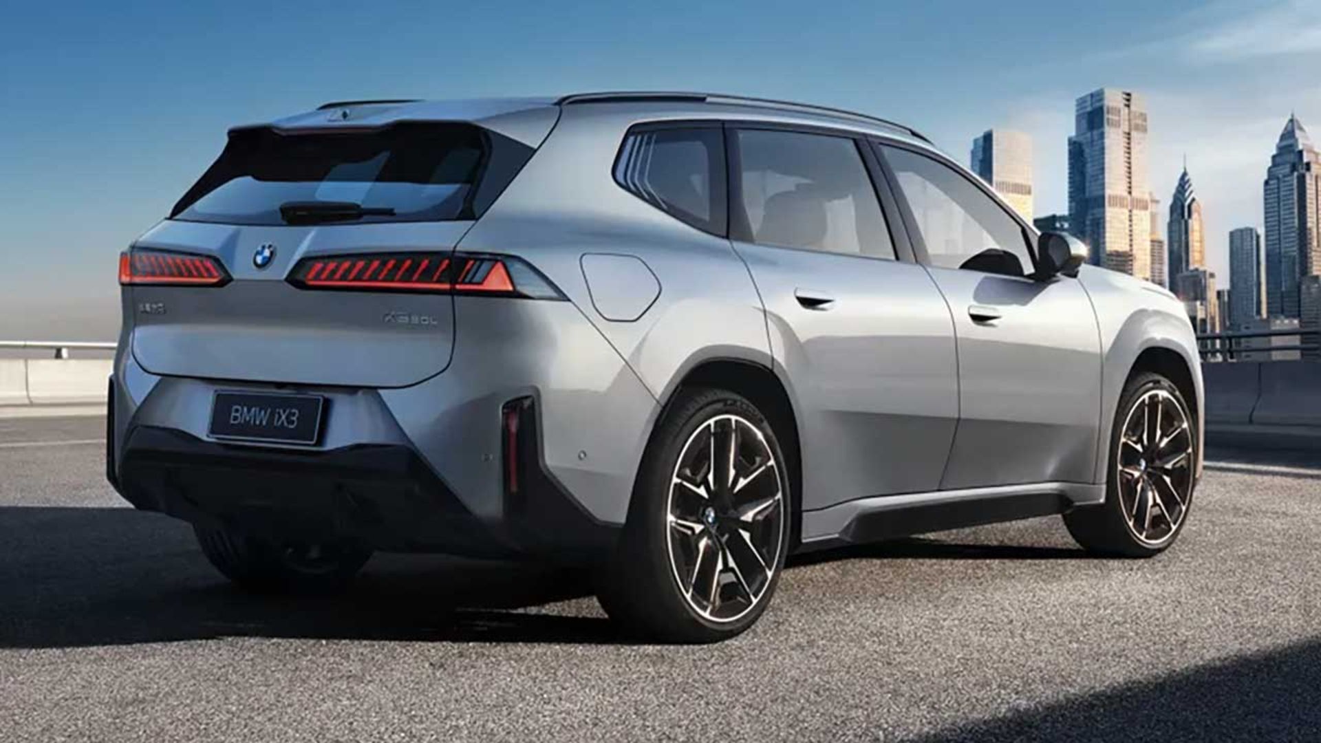 بی‌ام‌و iX3L