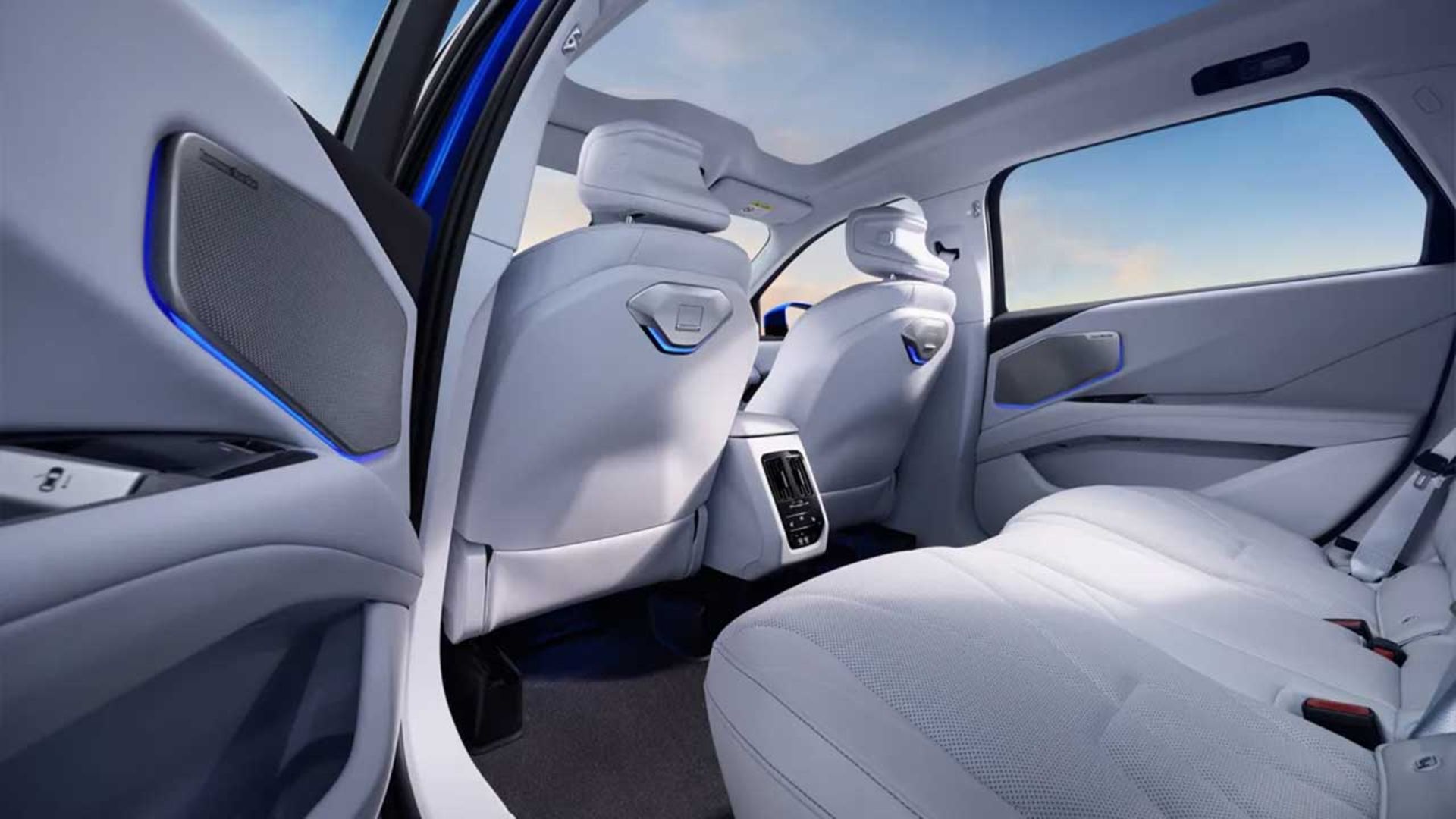 بی‌ام‌و iX3L