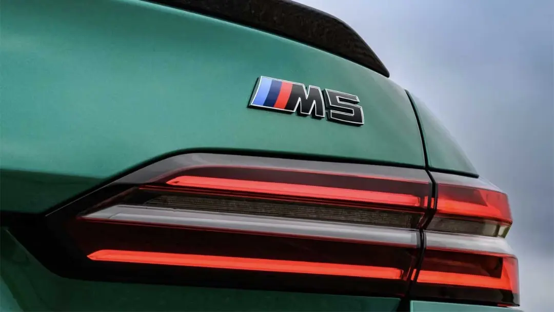 بی ام و M5