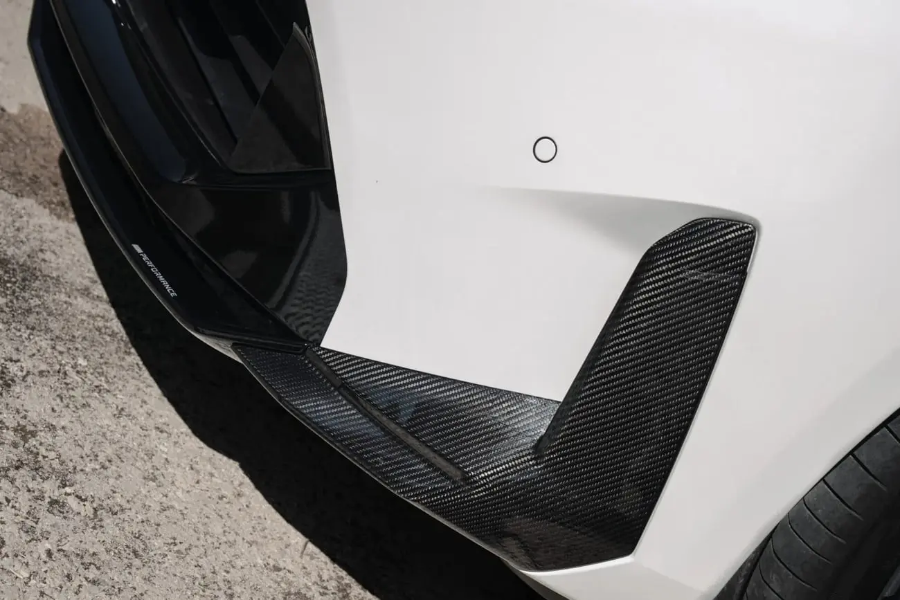 قطعات فیبرکربن (Carbon Fiber) بدنه خودروی بی‌ام‌و سری ۳