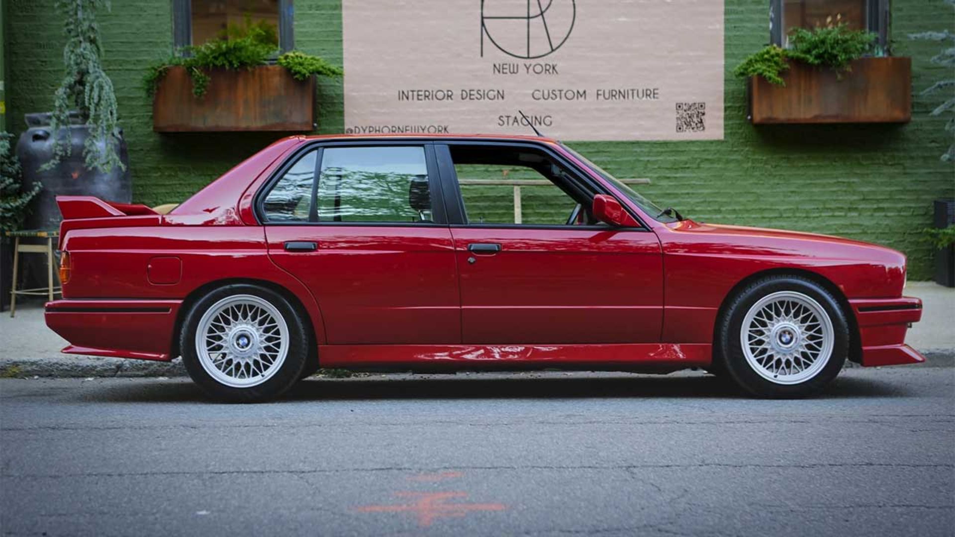 بی‌ام‌و M3 نسل E30 سدان
