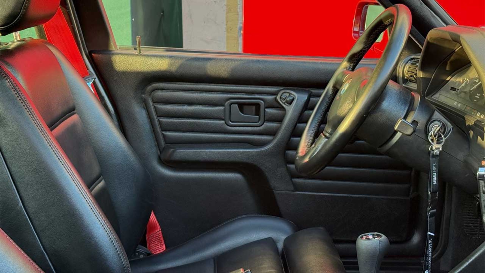 بی‌ام‌و M3 نسل E30 سدان