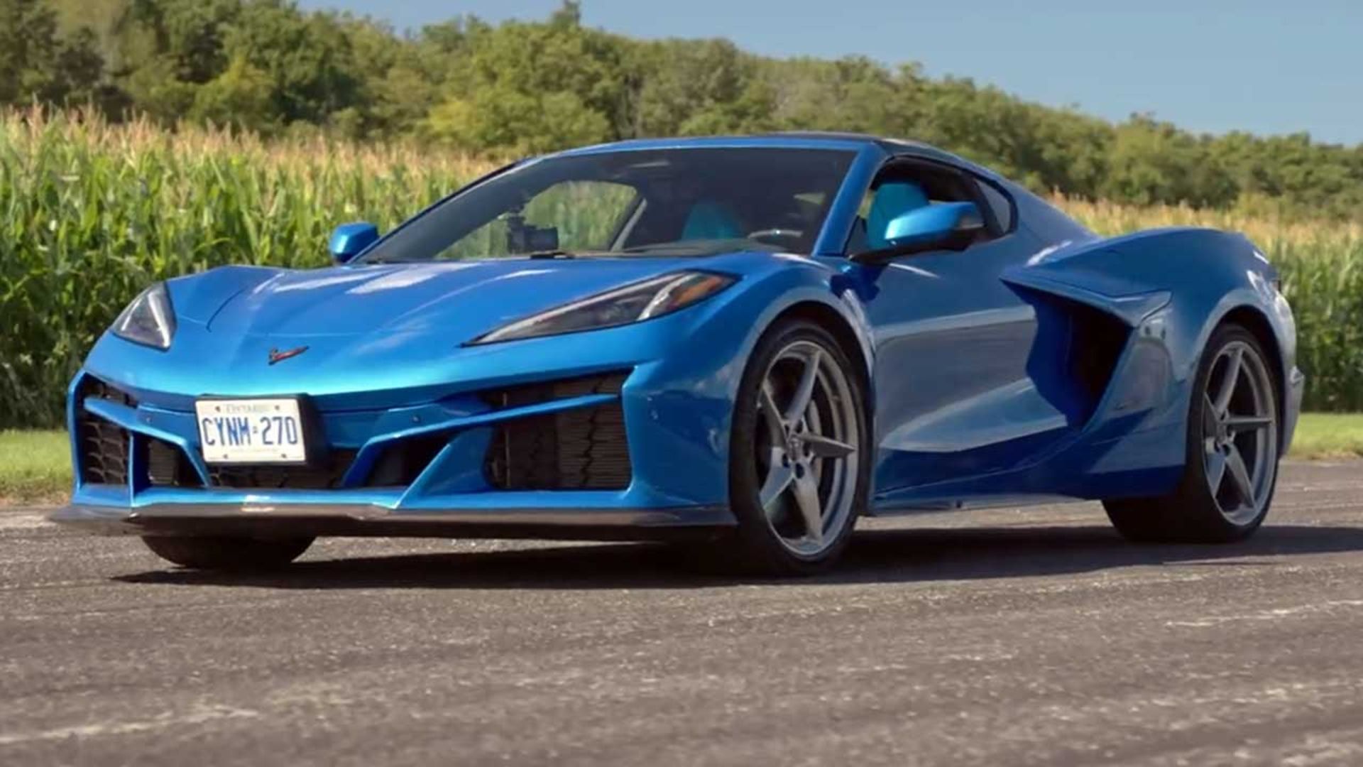 درگ کوروت E-Ray و بی‌ام‌و M4